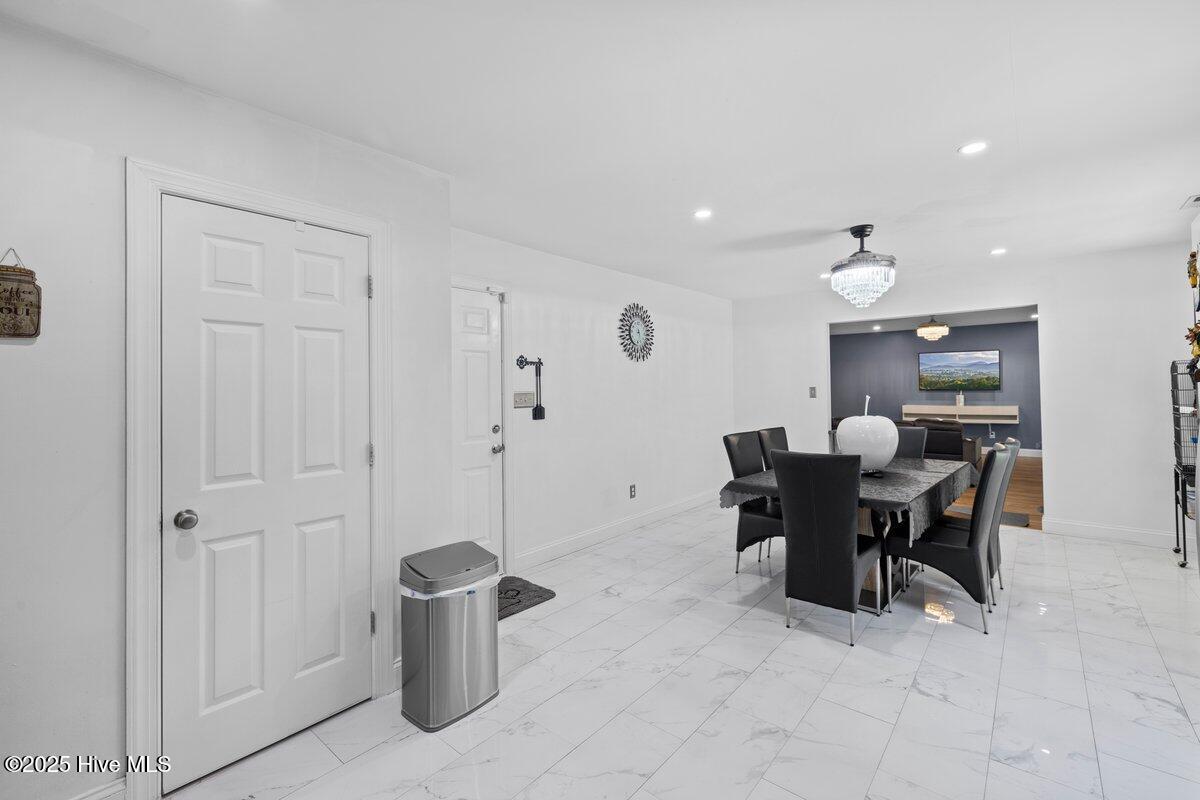 100534890 | Photo 12