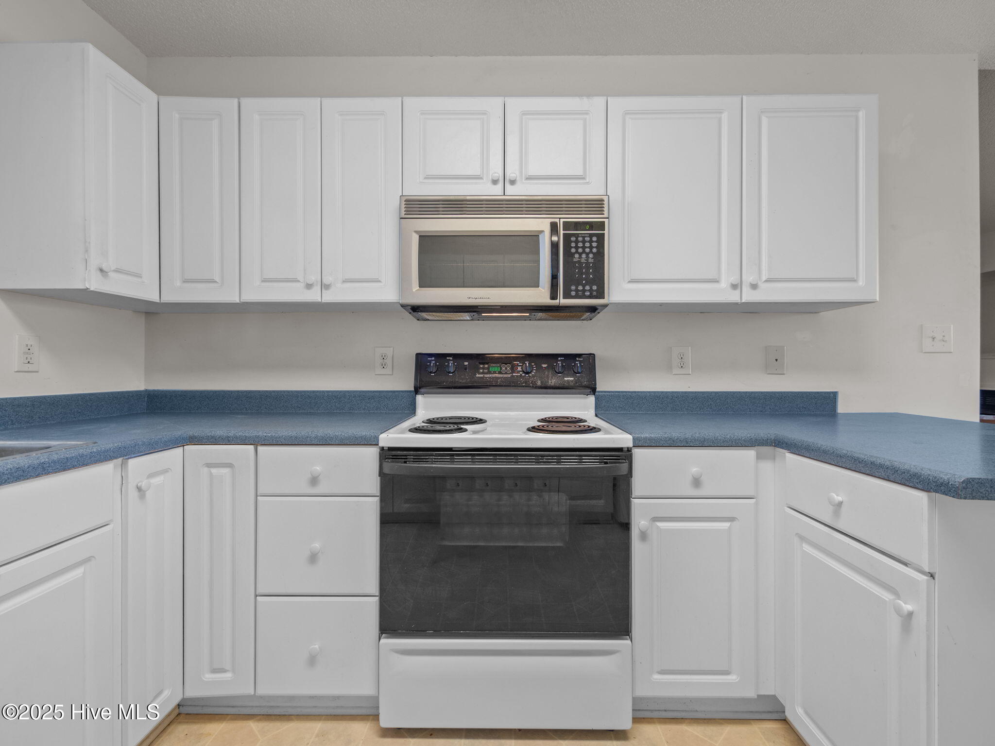 100545105 | Photo 44