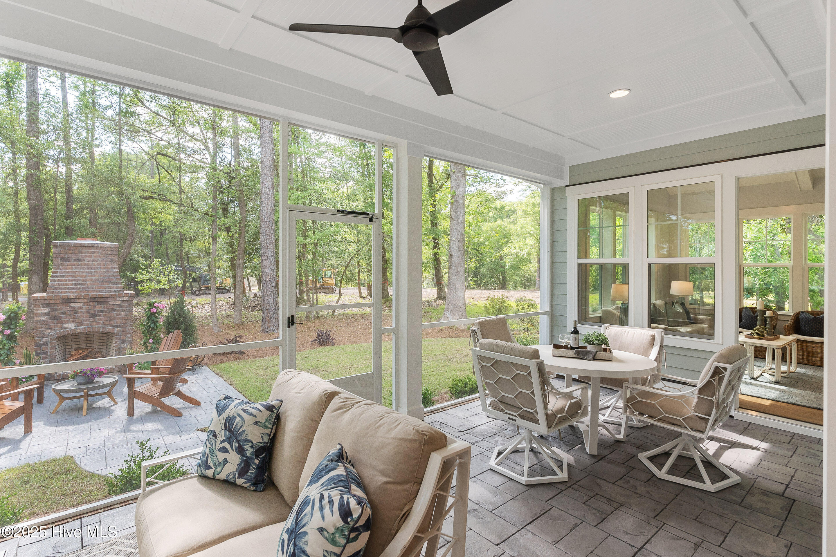 100487716 | Photo 22