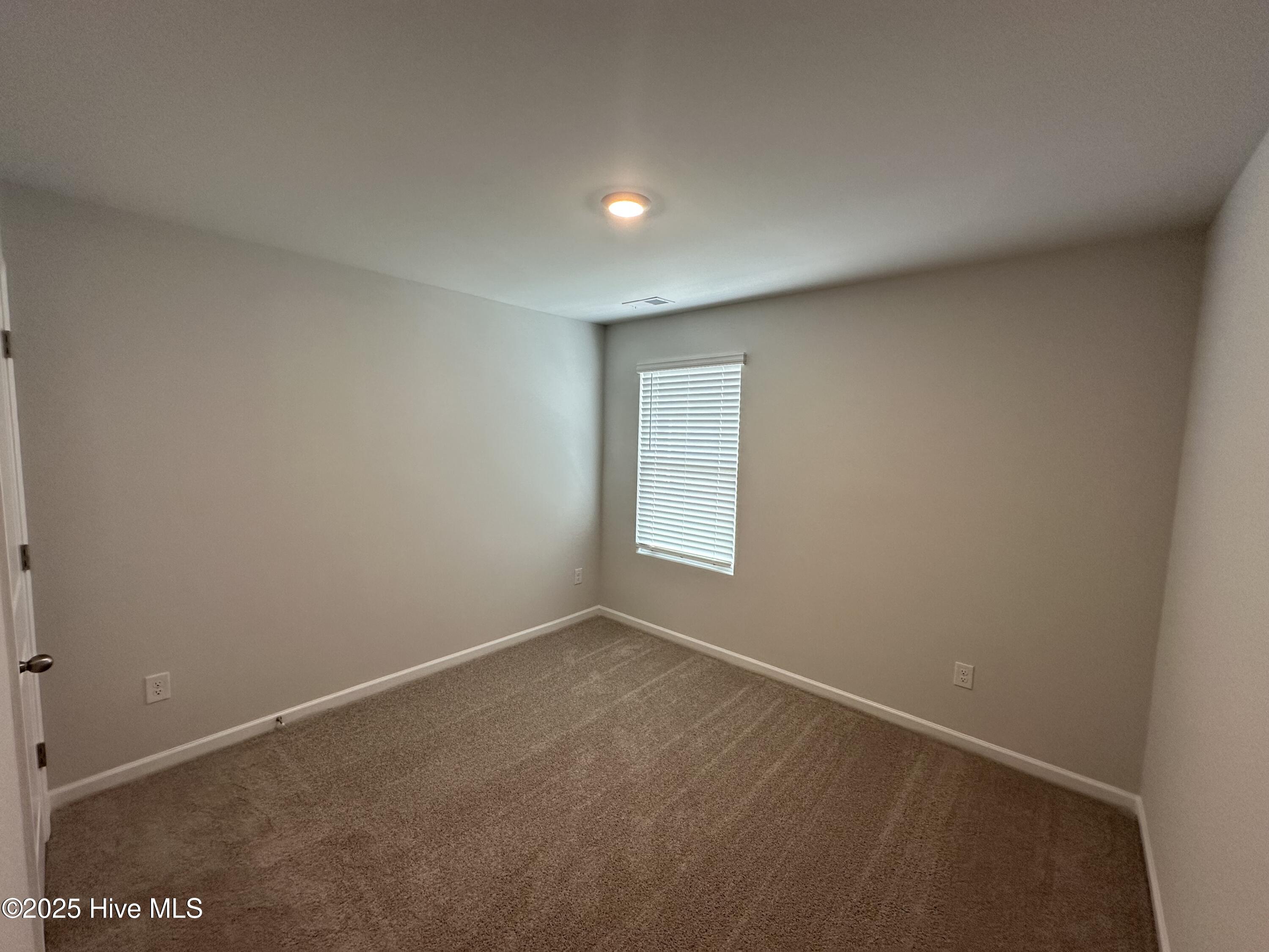 100547602 | Photo 14