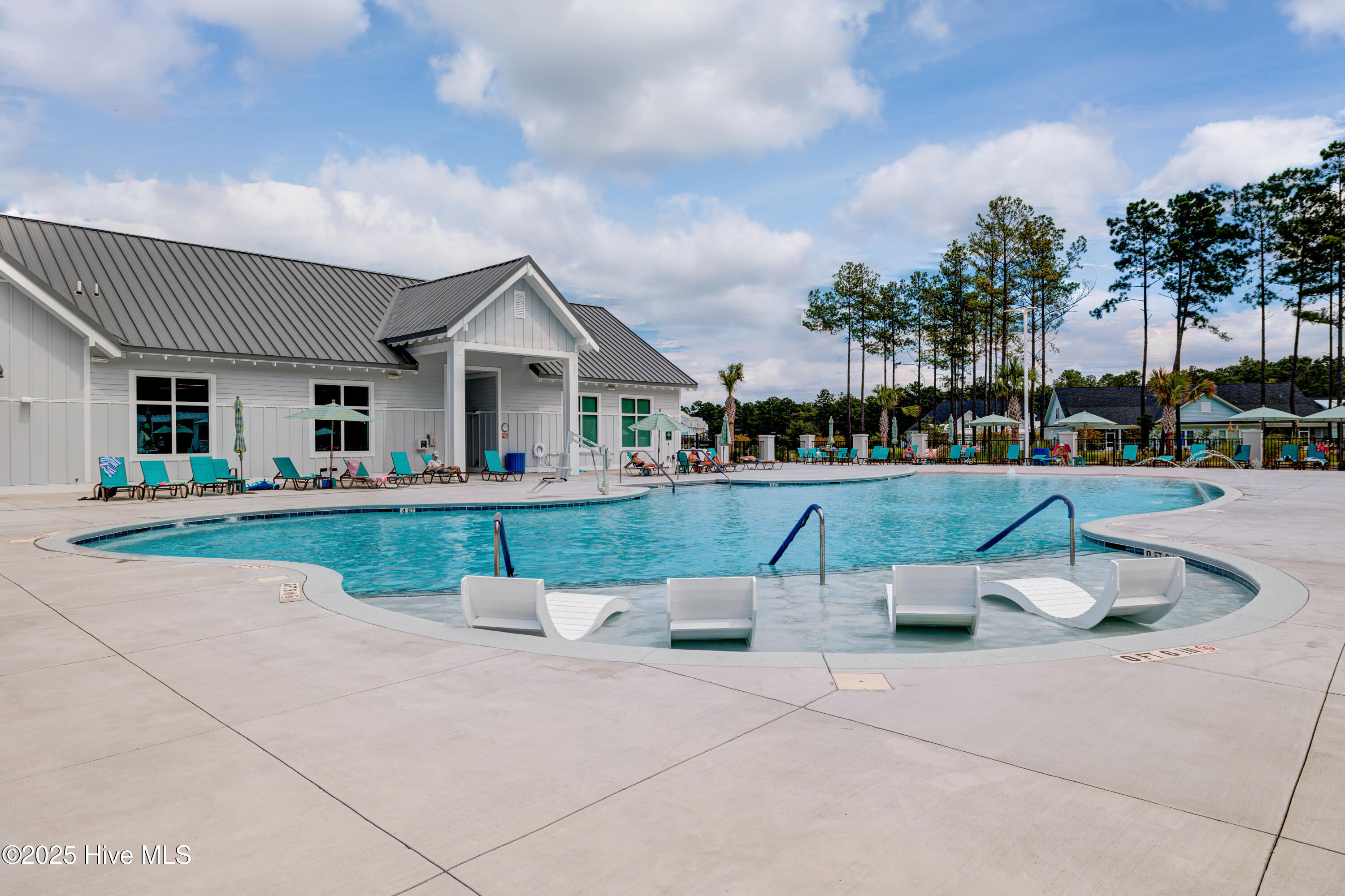 100547164 | Photo 87