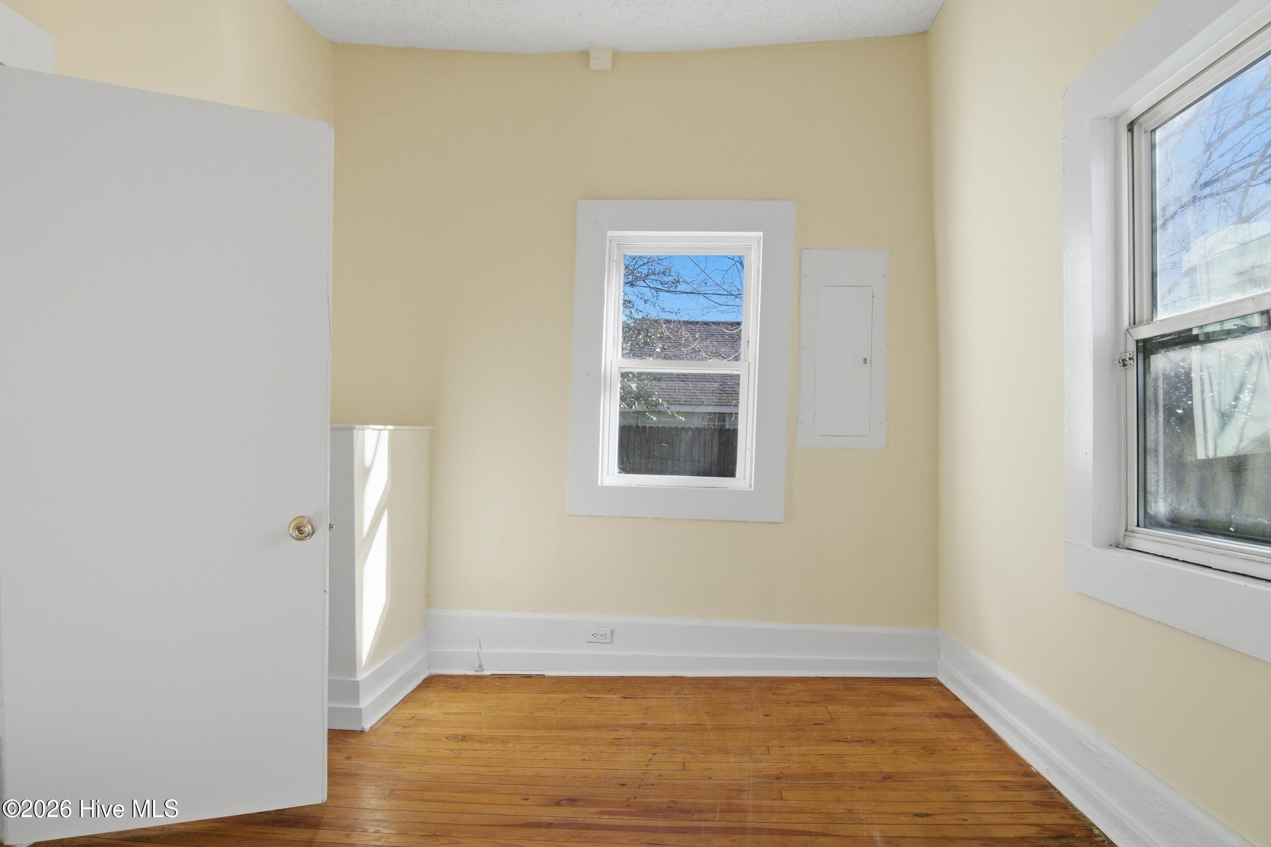 100558258 | Photo 15