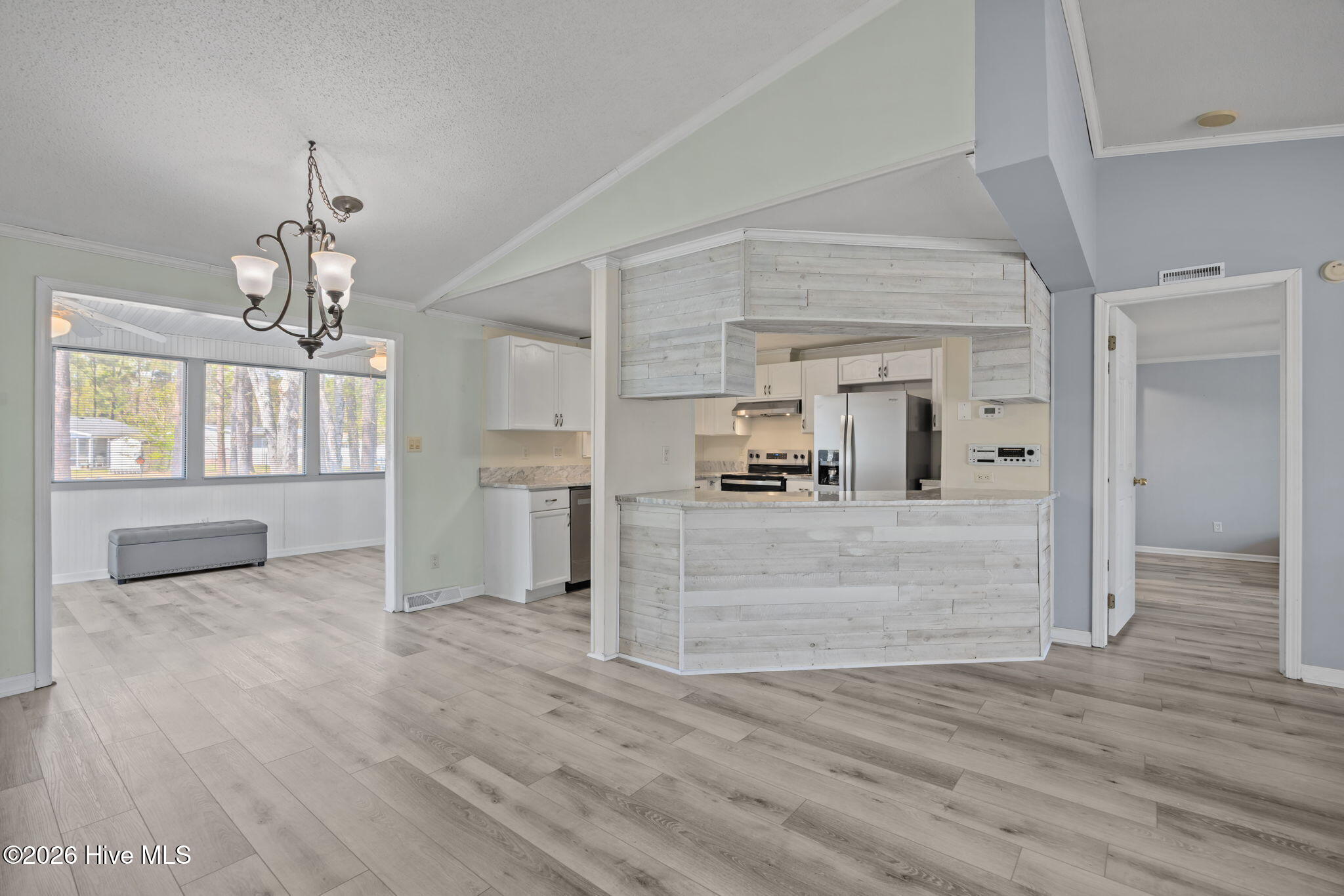 100564707 | Photo 10