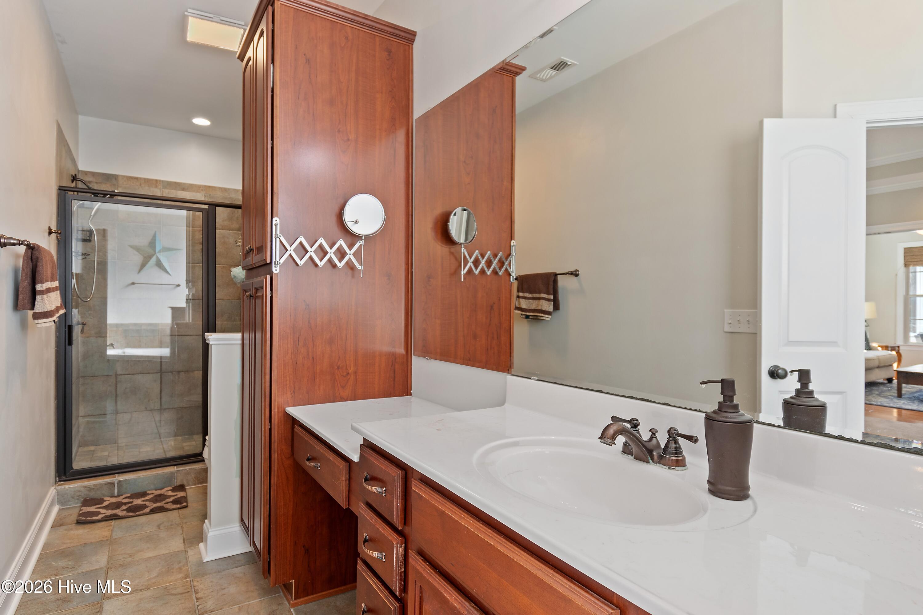 100554573 | Photo 29