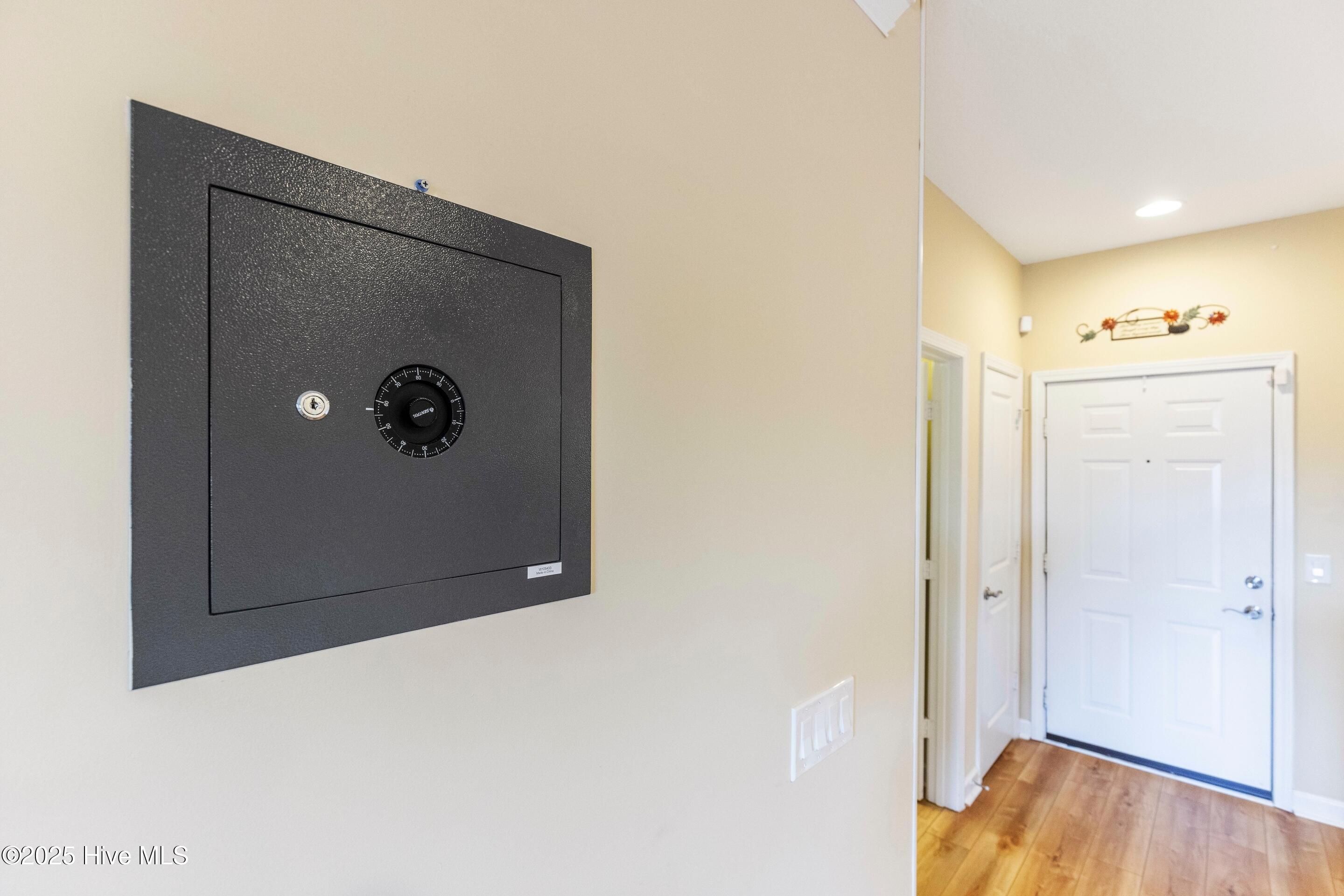 100532722 | Photo 10