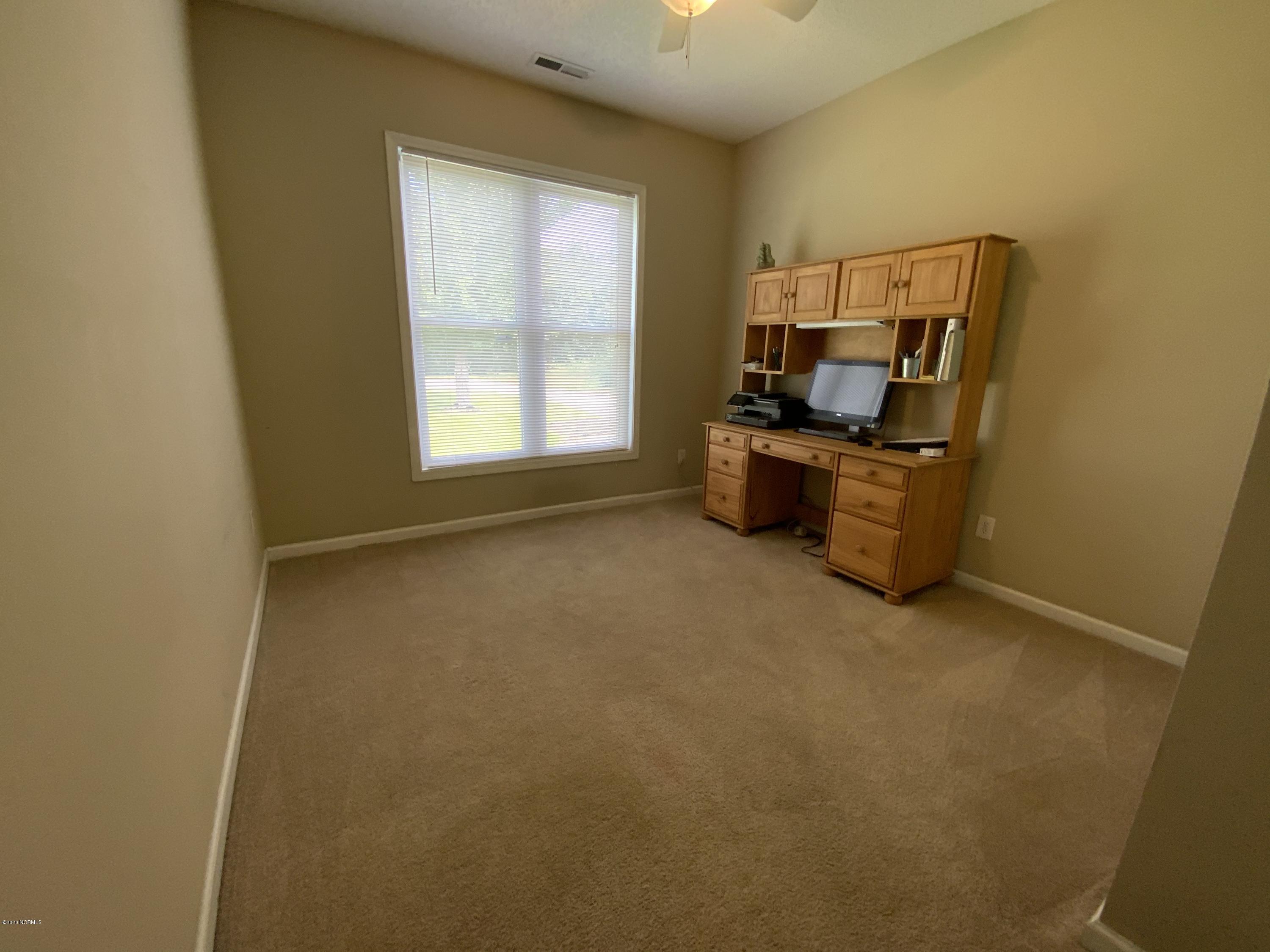 100567233 | Photo 12