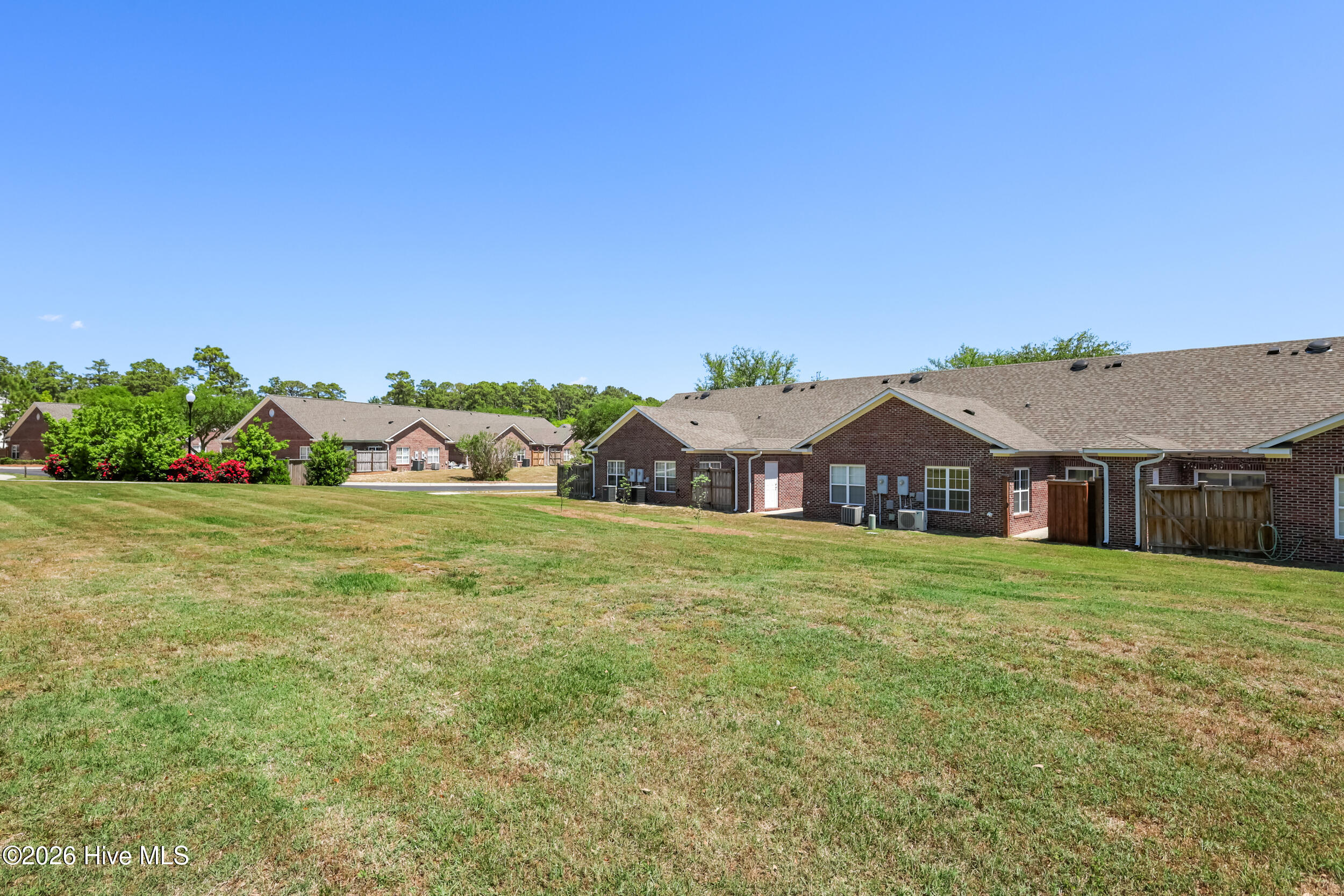 100569143 | Photo 24