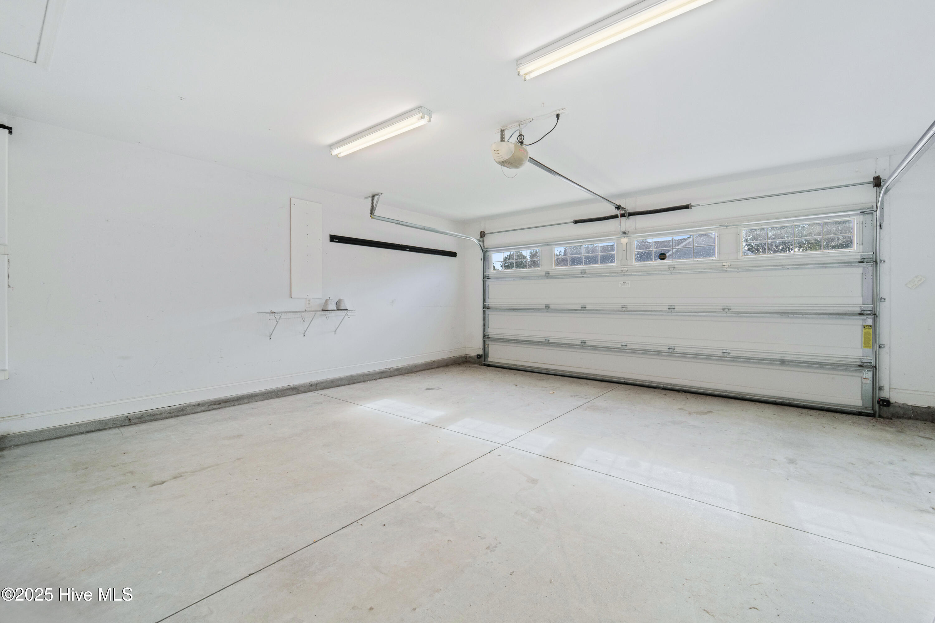 100544349 | Photo 42