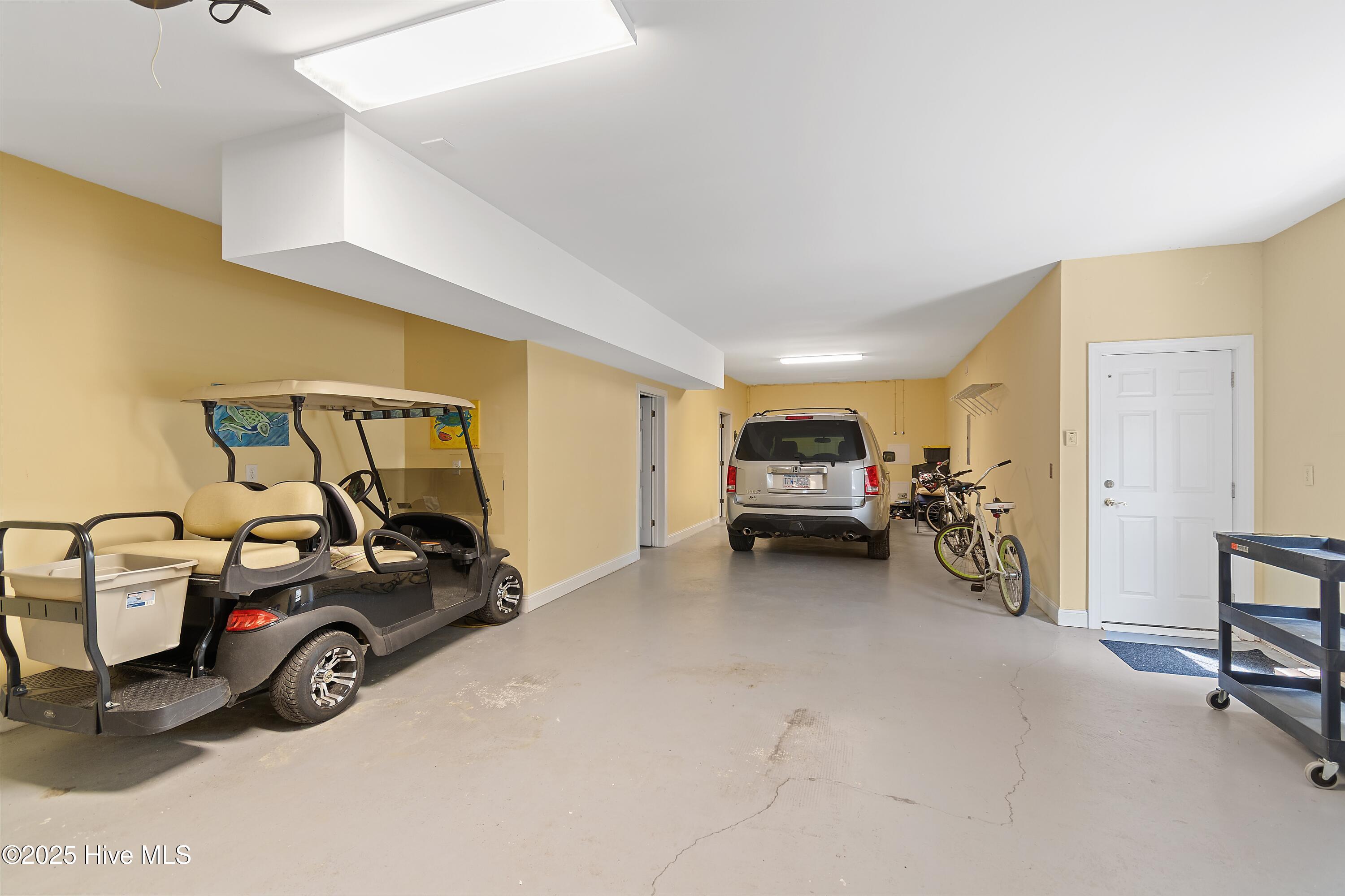 100533940 | Photo 44