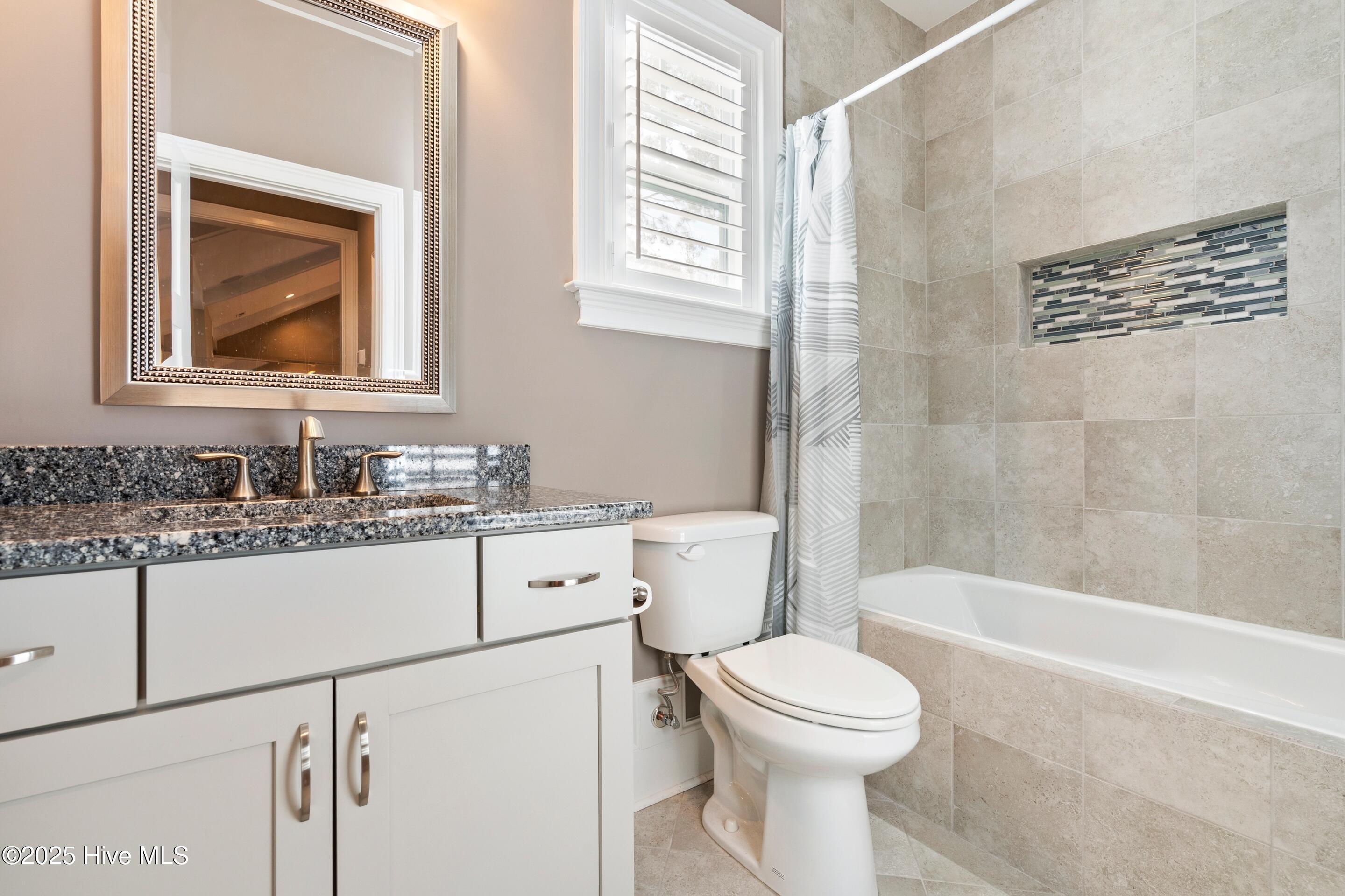 100541782 | Photo 36