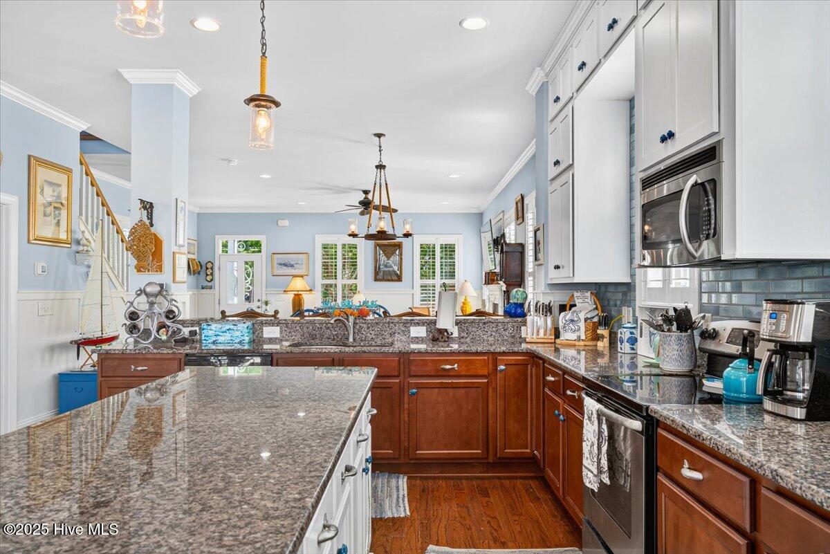 100518883 | Photo 17