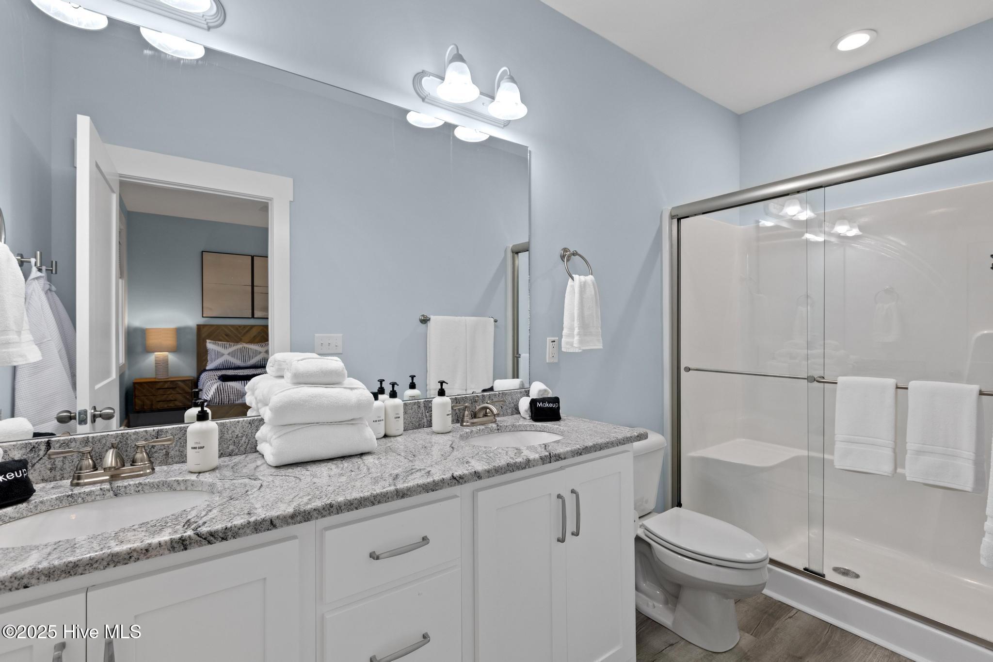 100533799 | Photo 22