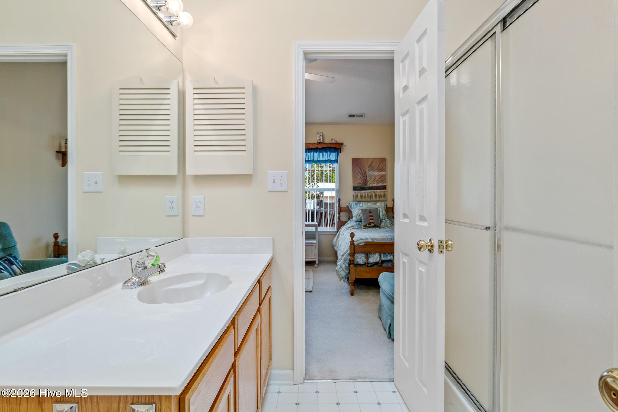 100566913 | Photo 22