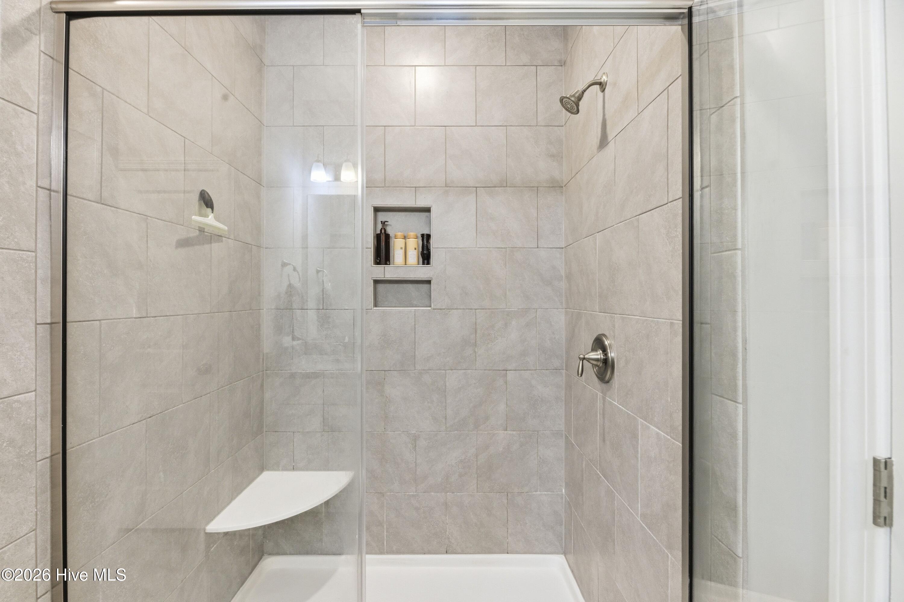 100564137 | Photo 17