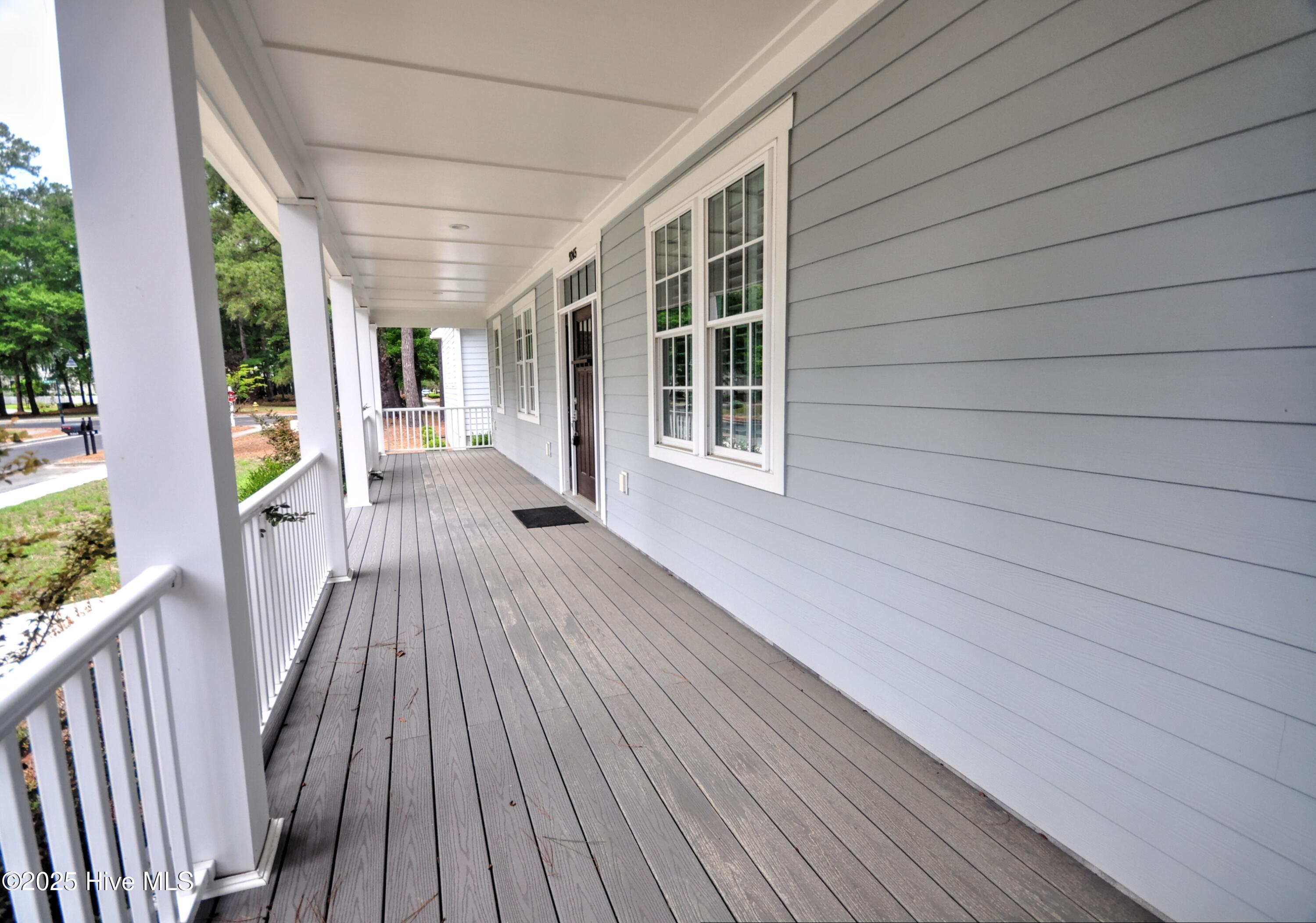 100535585 | Photo 13