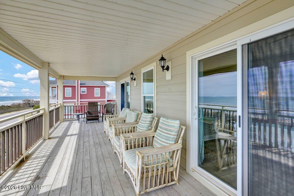 100567511 | Photo 33