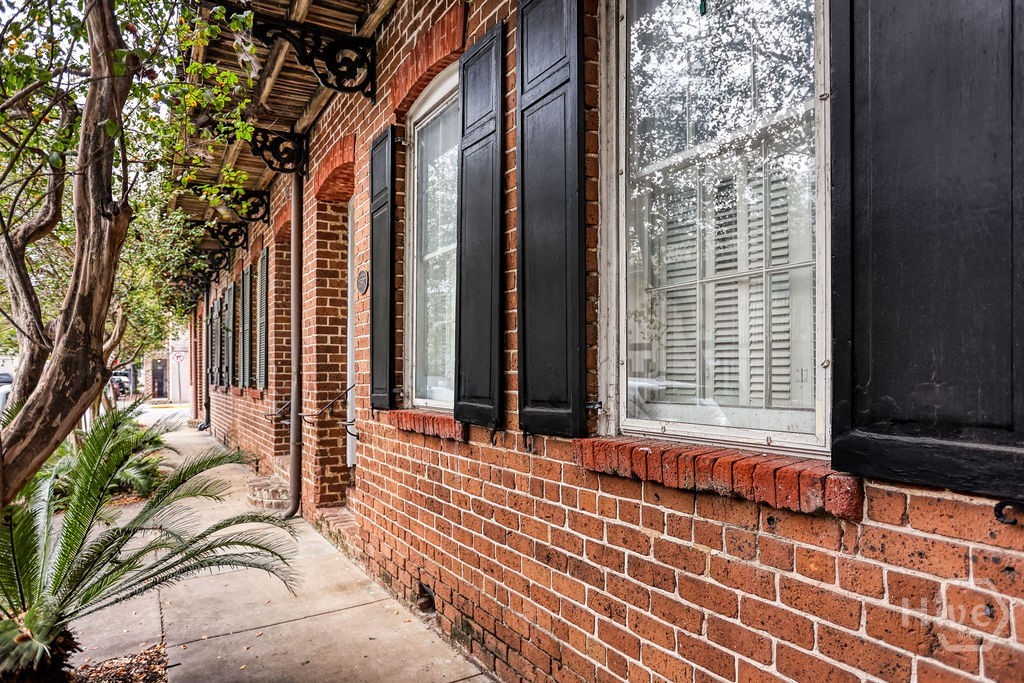 Photo 4 of Single family home for sale at 508 E State St, Savannah, GA 31401 | MLS# SA366673 | Listing updated on 2026-10-29