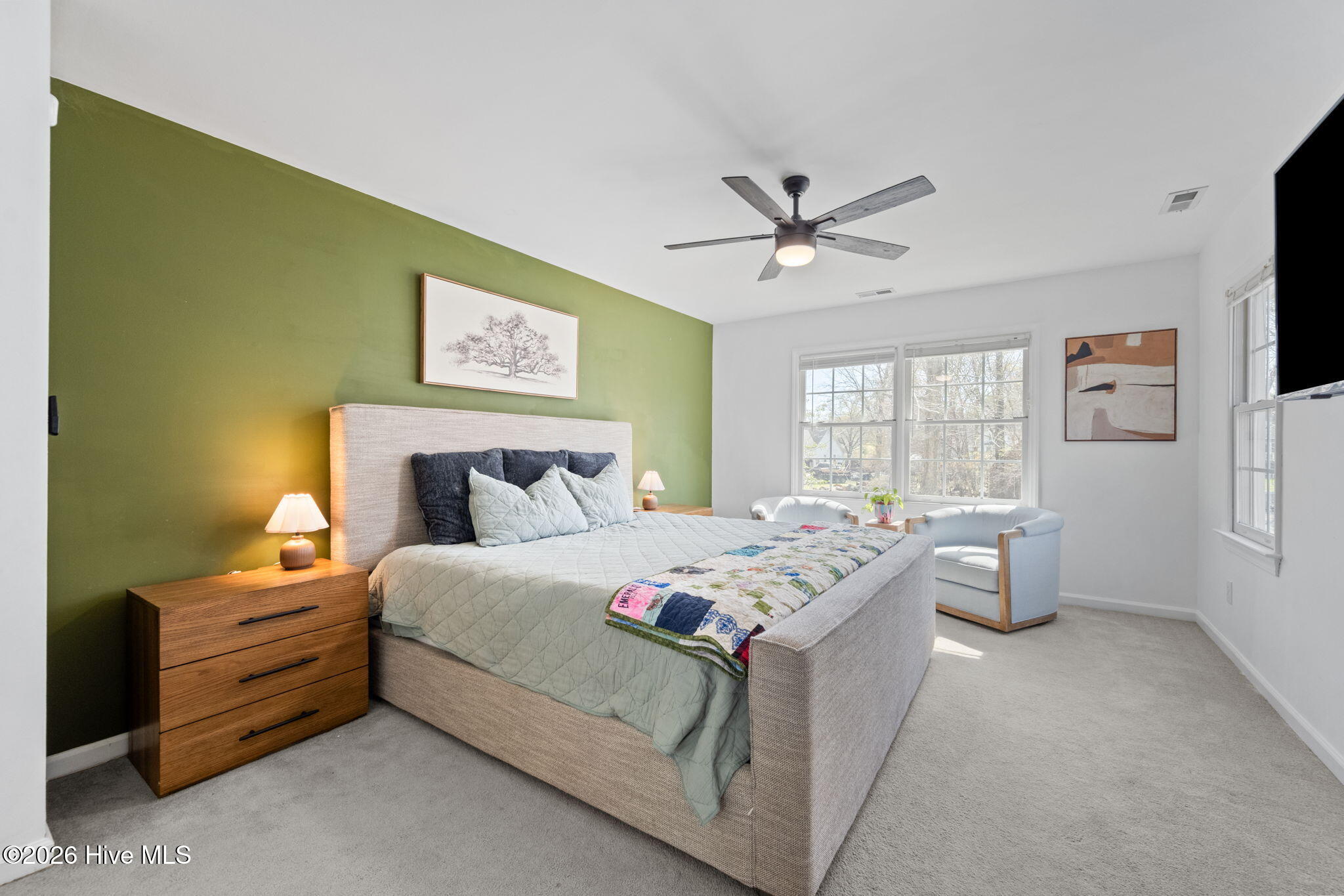 100561787 | Photo 23