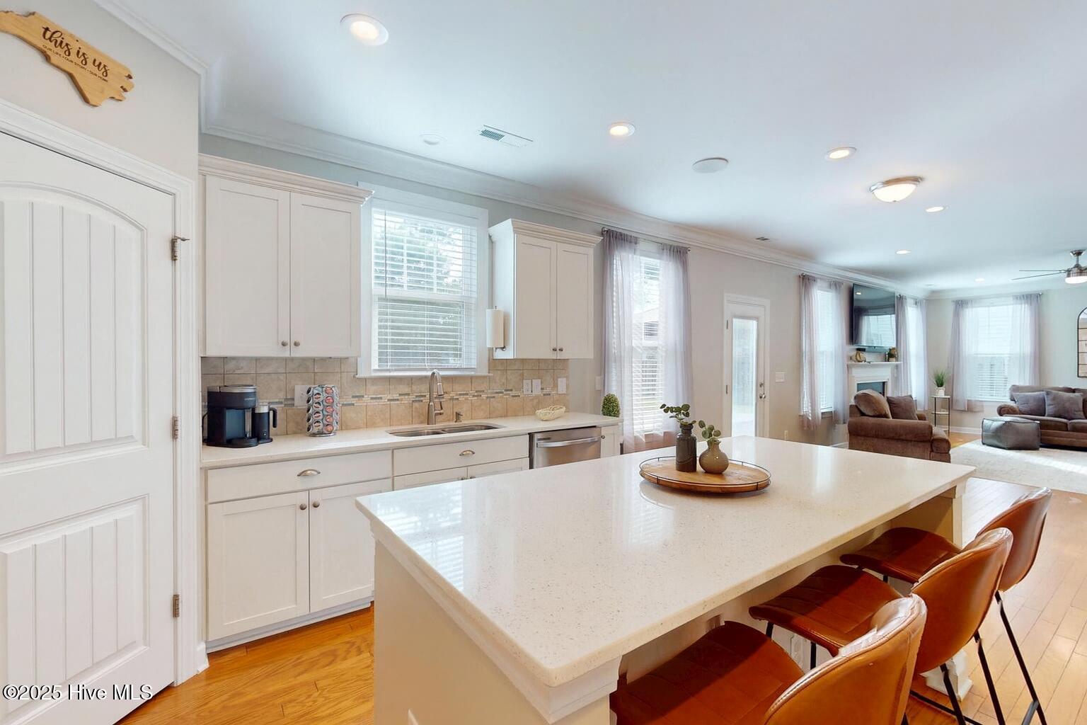 100526795 | Photo 27