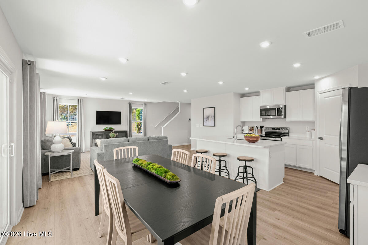 100564045 | Photo 19