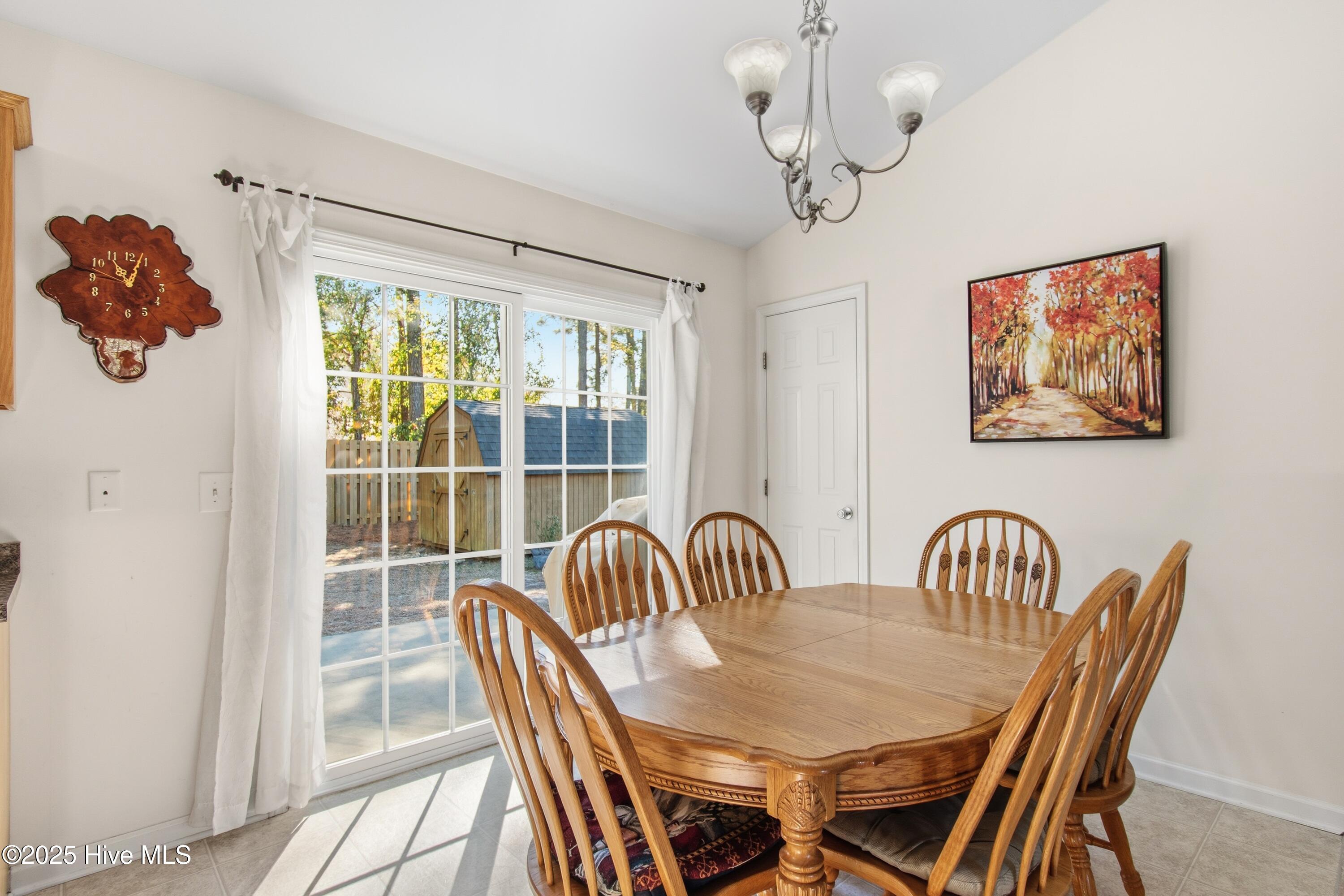 100545881 | Photo 11