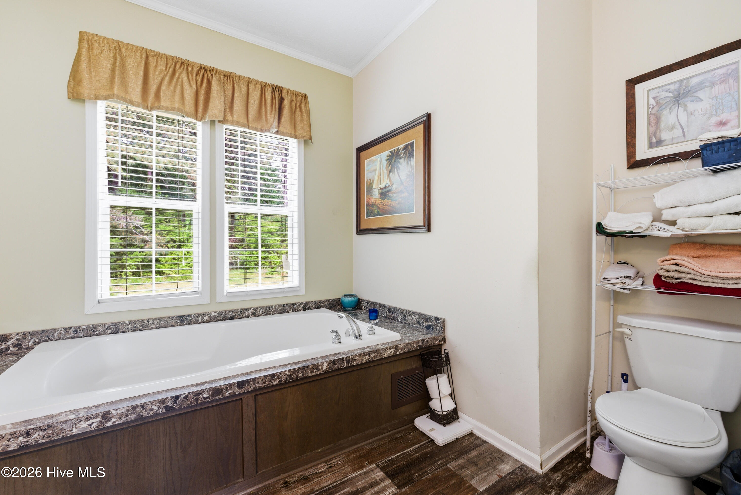 100565815 | Photo 18