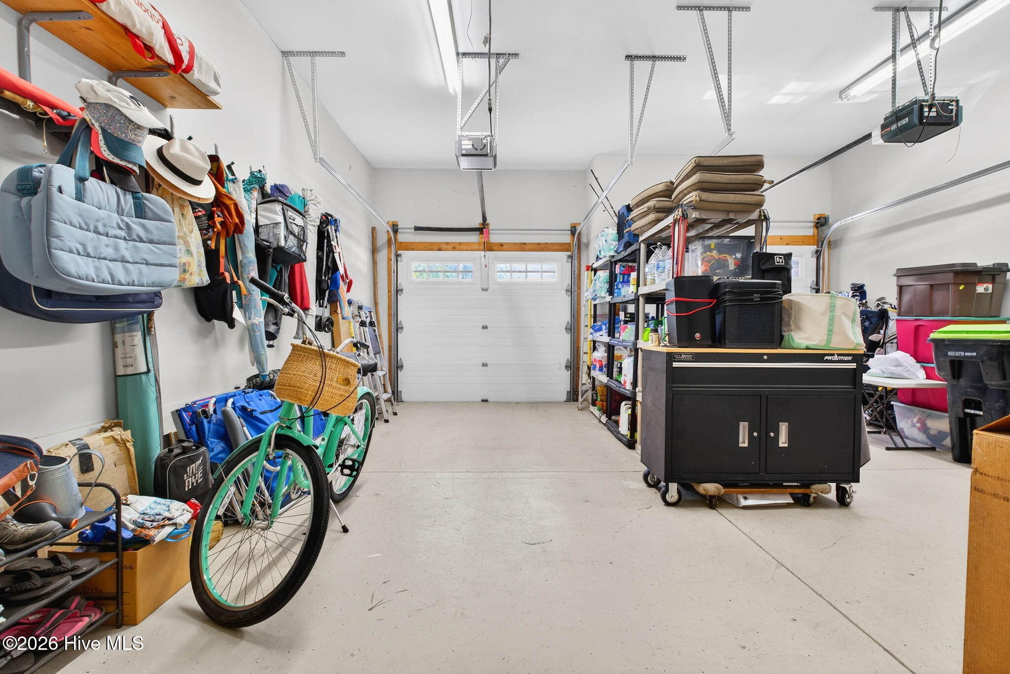 100564784 | Photo 38