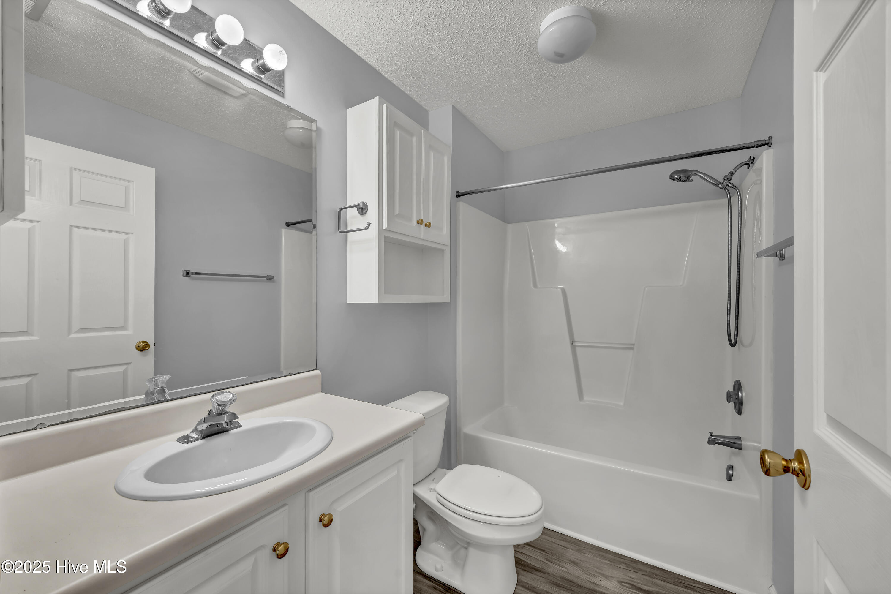 100533943 | Photo 23