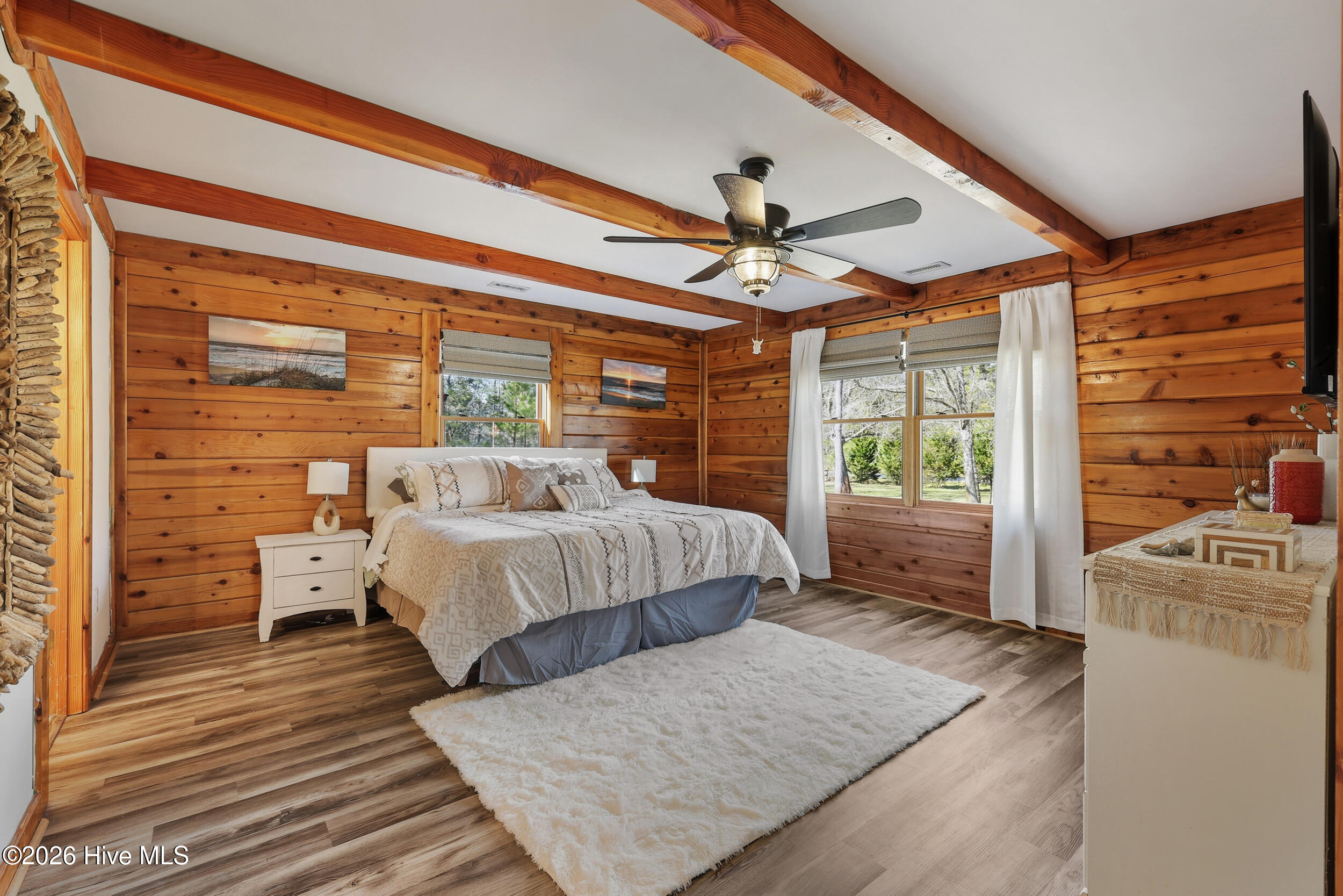 100563563 | Photo 19