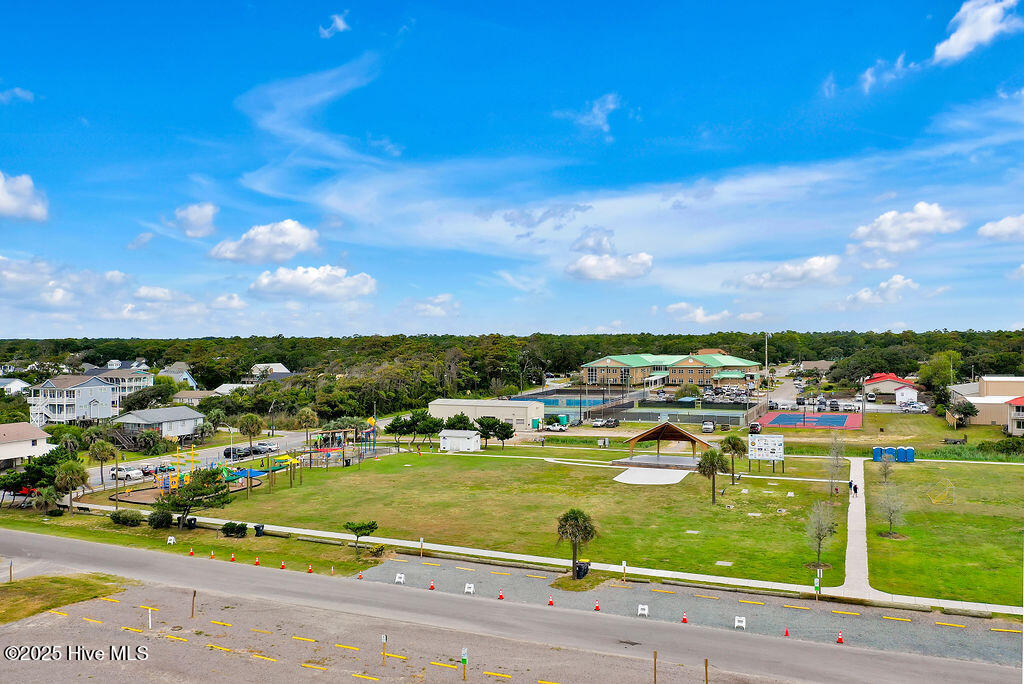 100458437 | Photo 47