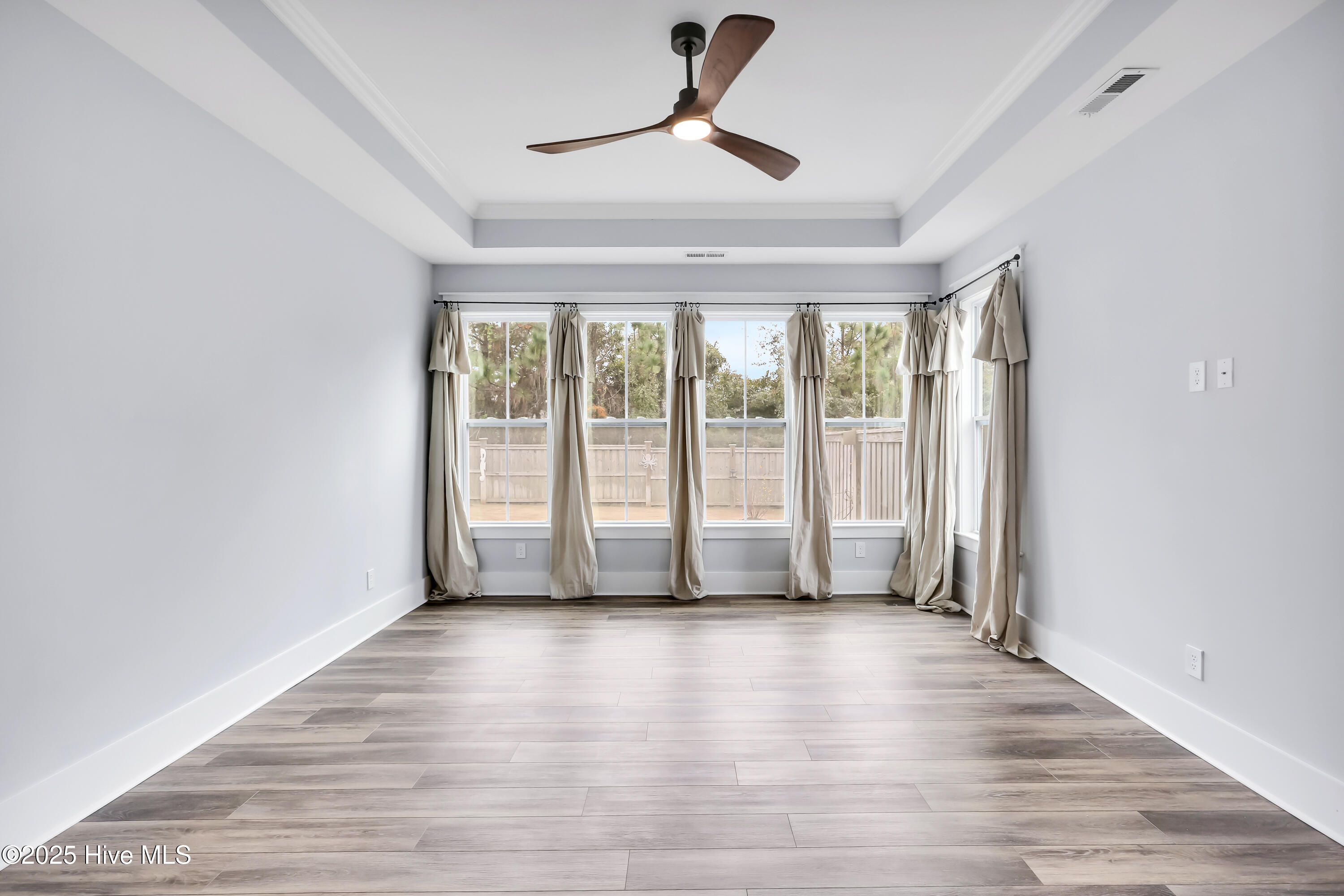 100544245 | Photo 18