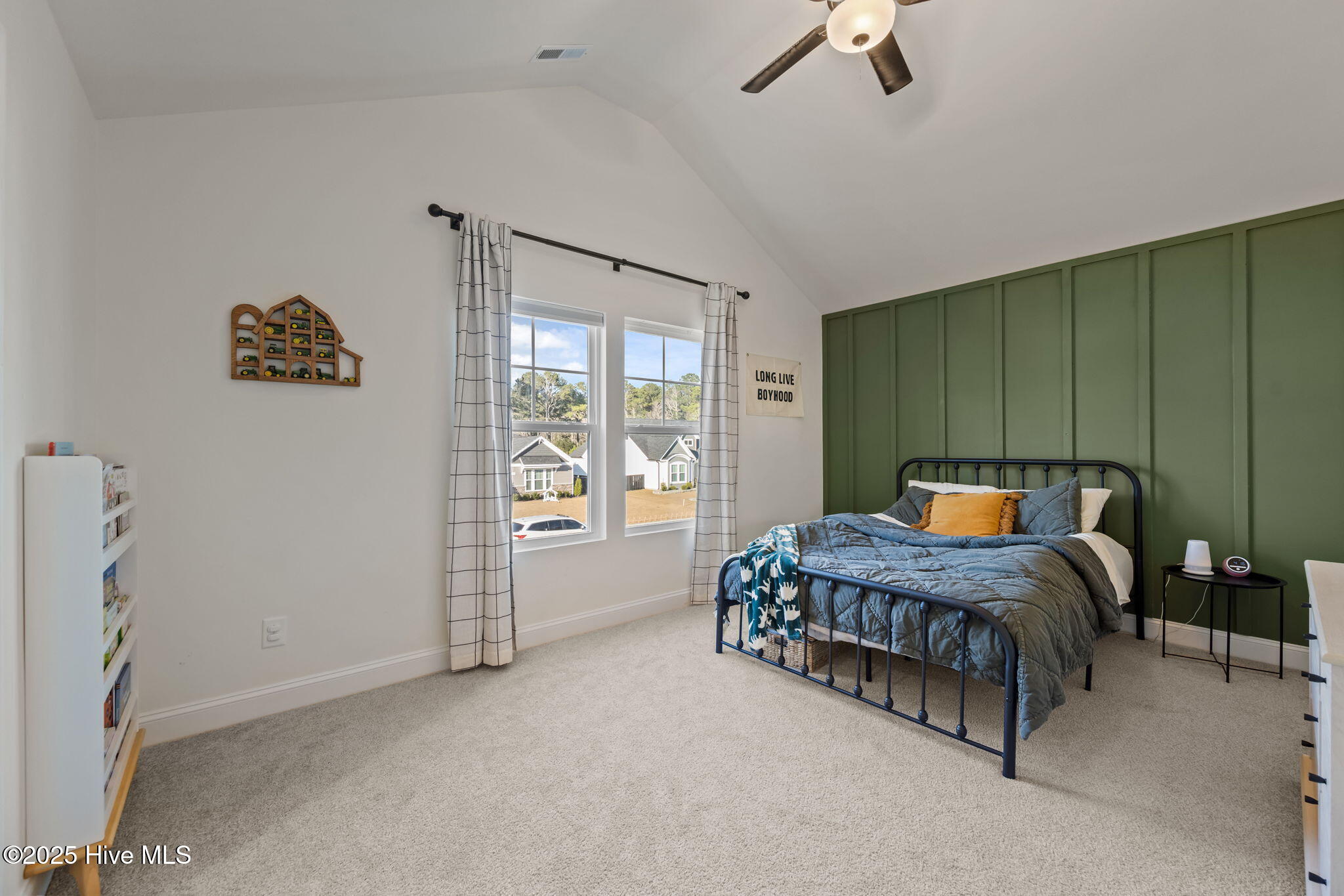 100547055 | Photo 32