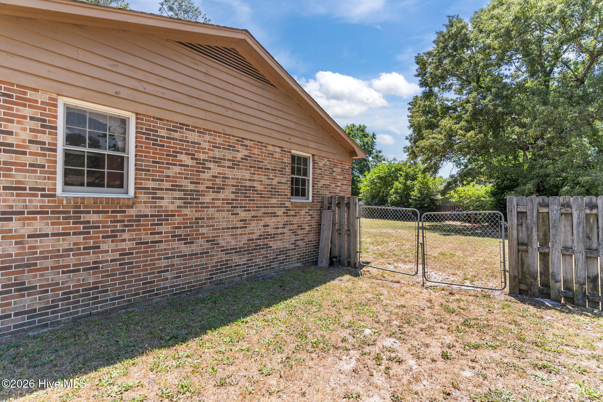 100569090 | Photo 34