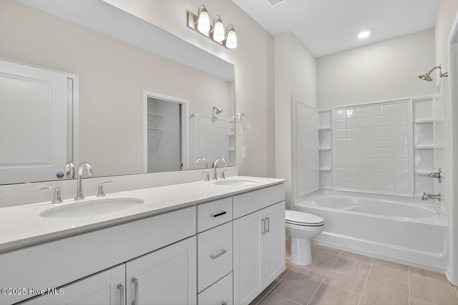 100559094 | Photo 15