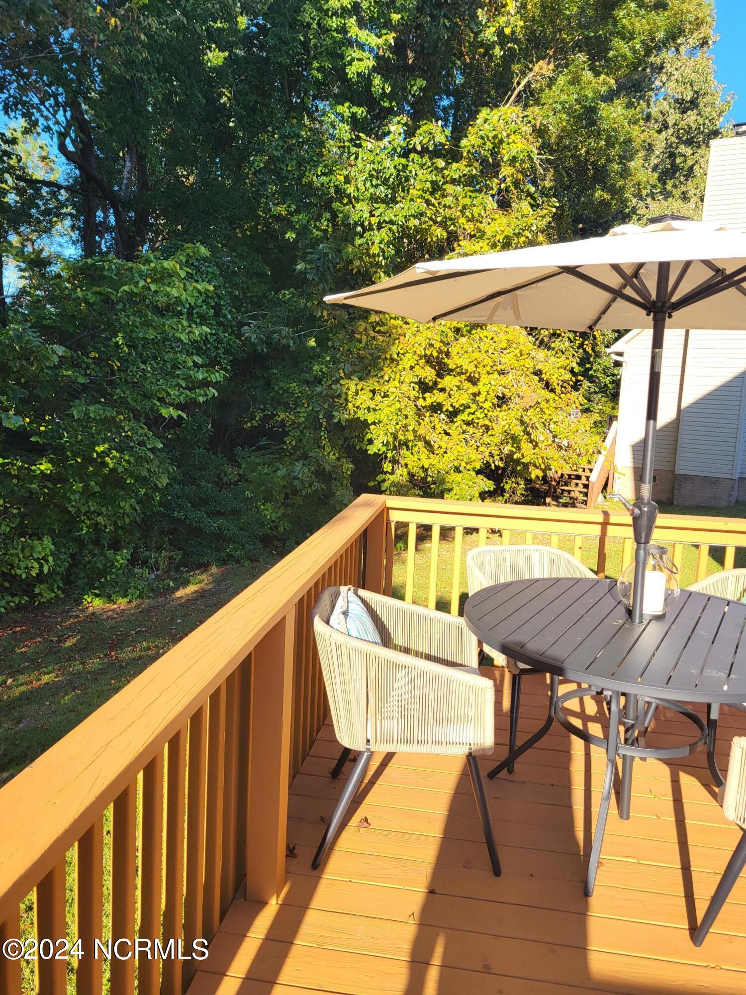 100568471 | Photo 32