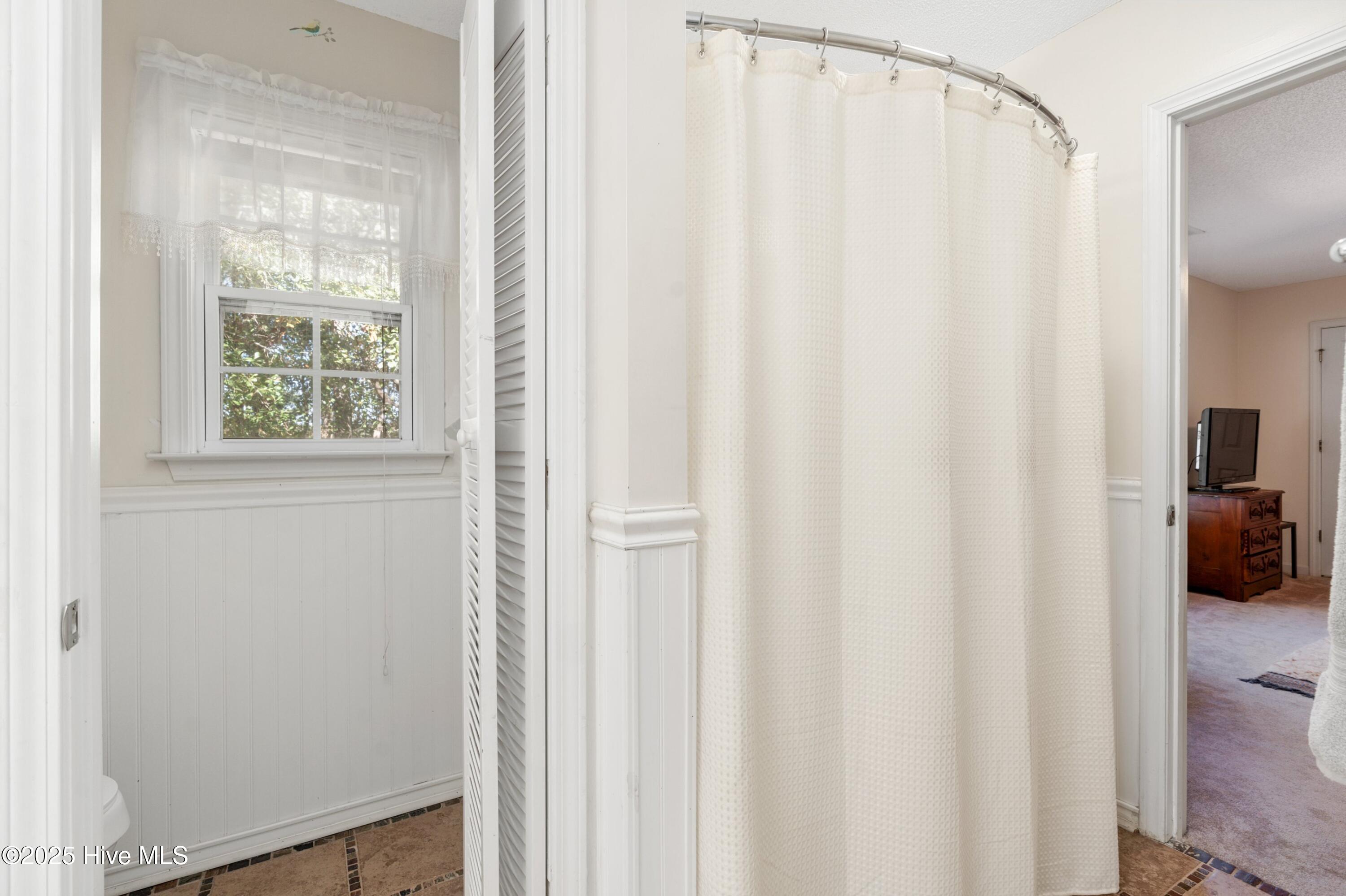 100565121 | Photo 26