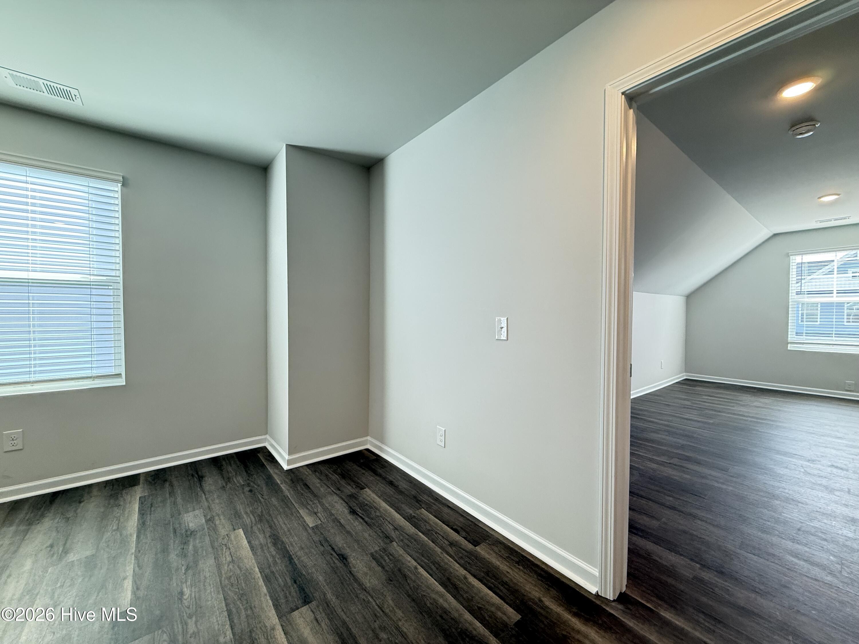 100526305 | Photo 20