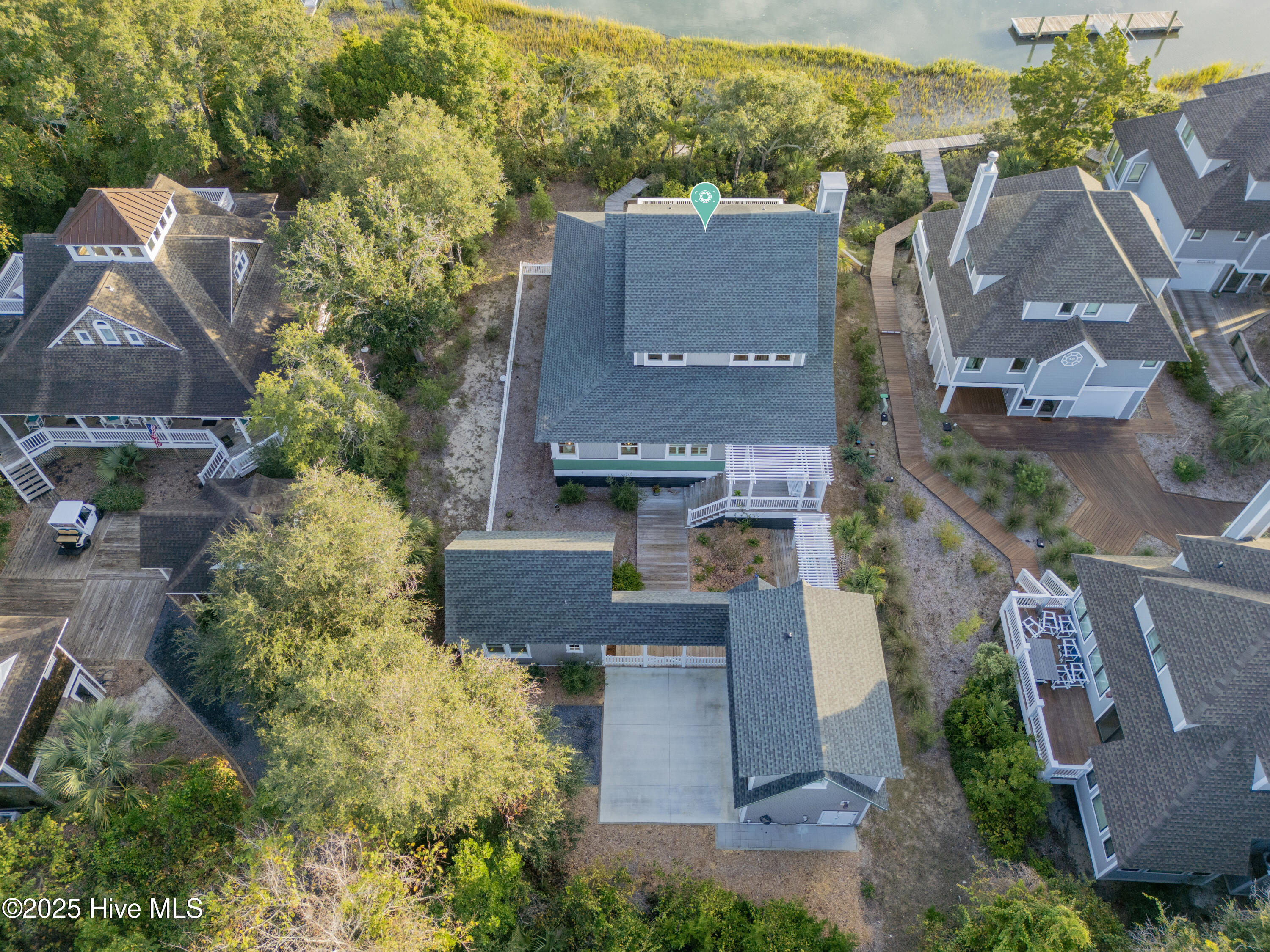 100534977 | Photo 56