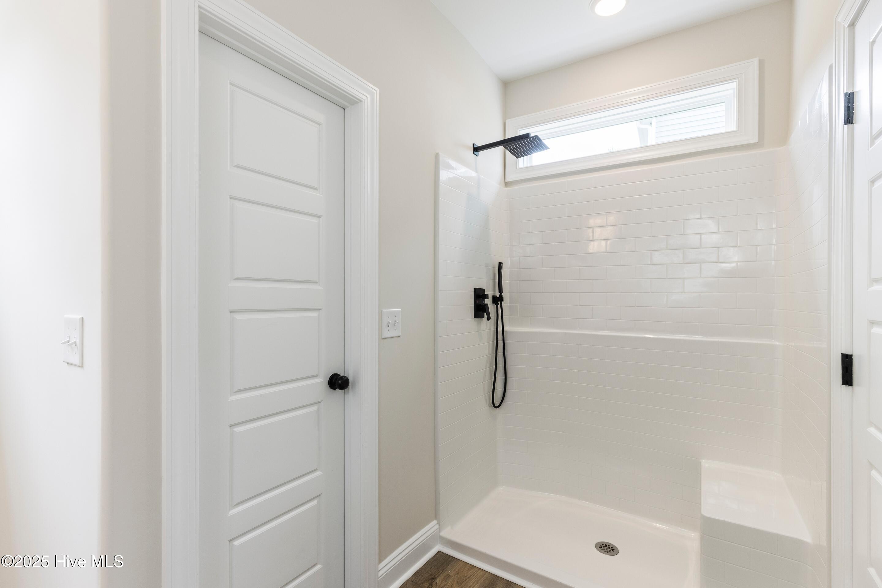 100545595 | Photo 32