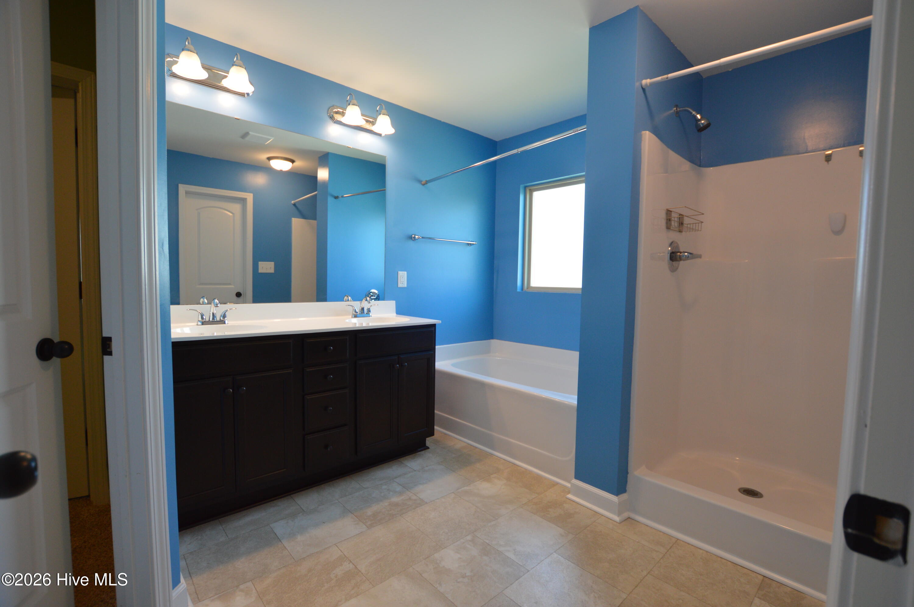 100551944 | Photo 12