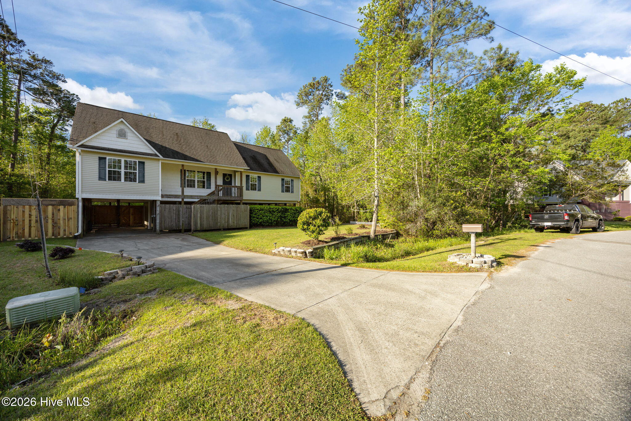 100564597 | Photo 49