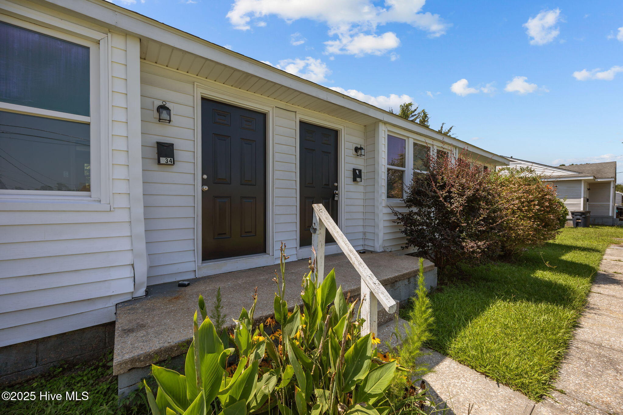 100560233 | Photo 25