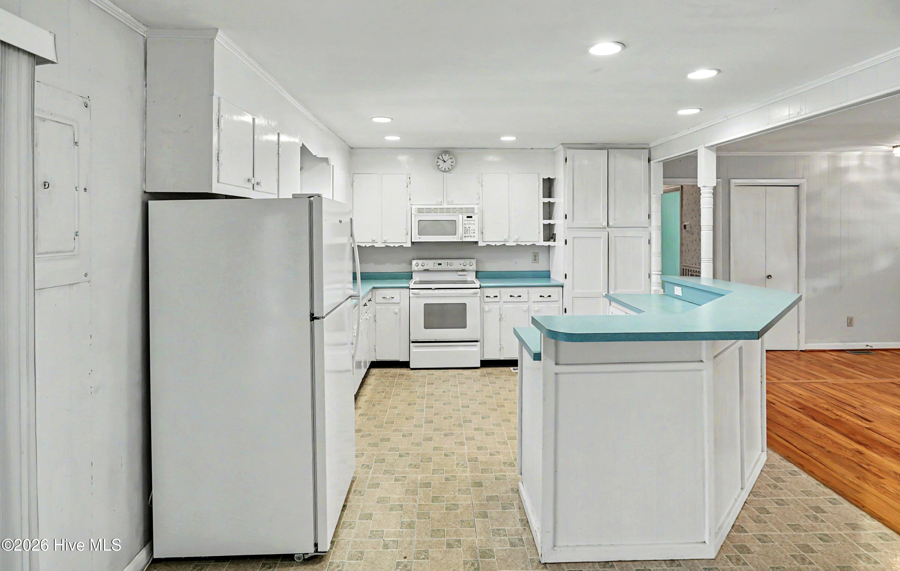 100561205 | Photo 15