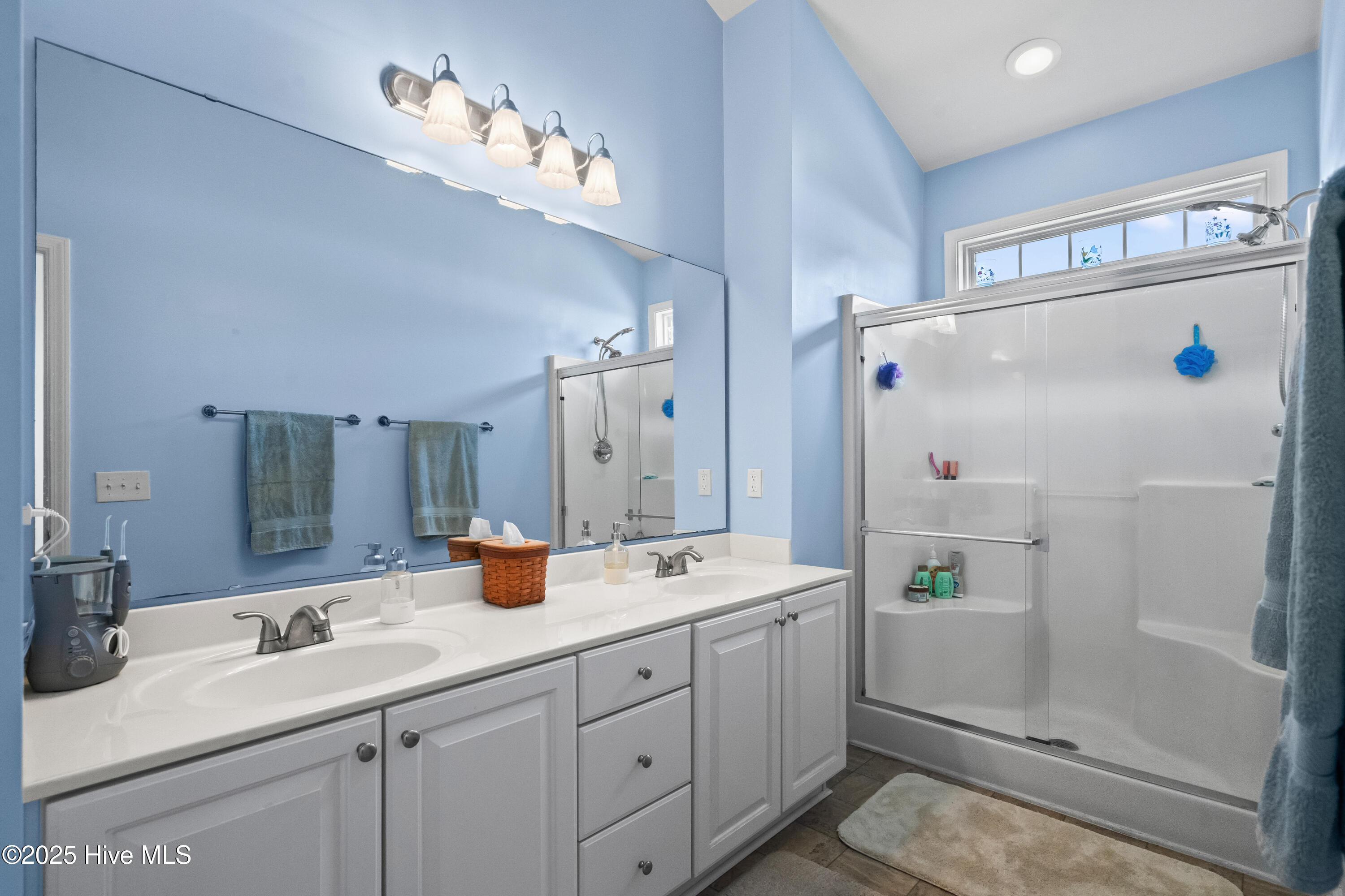 100514245 | Photo 20