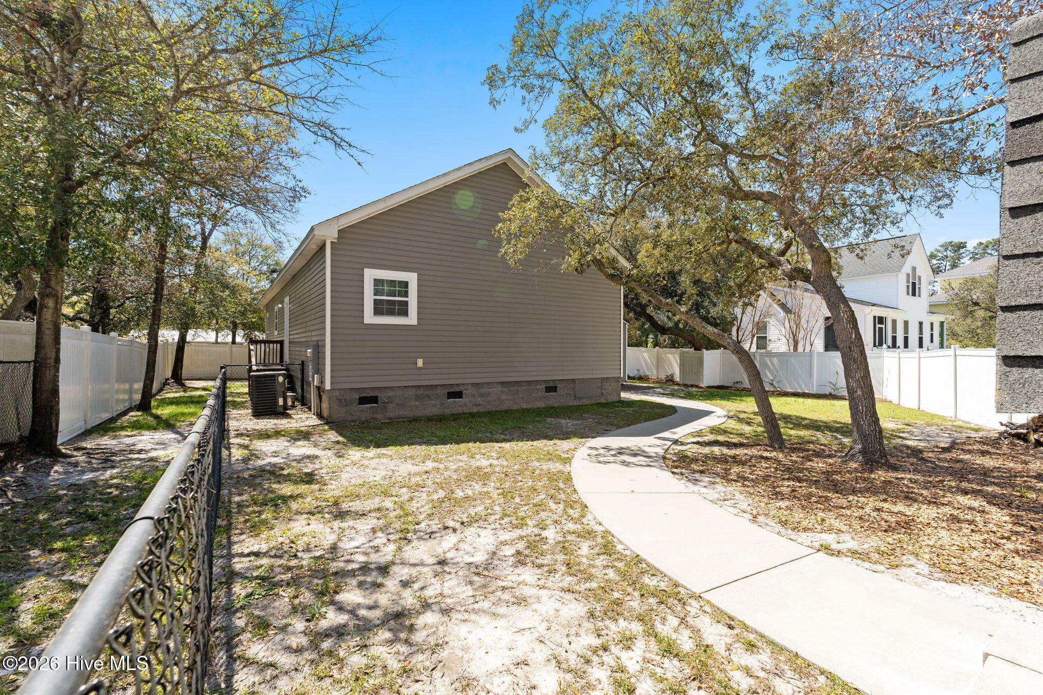 100545035 | Photo 34