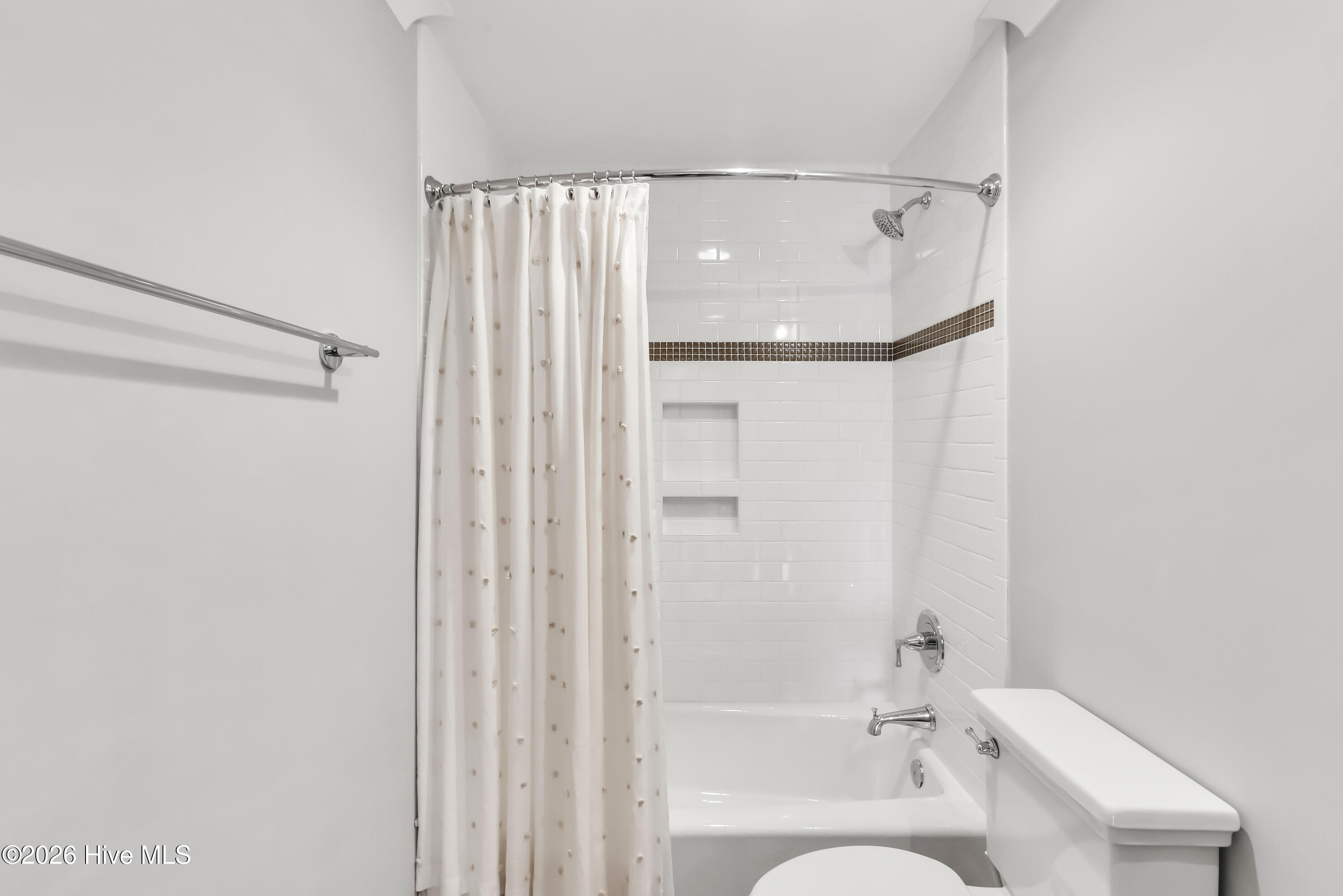 100565189 | Photo 20