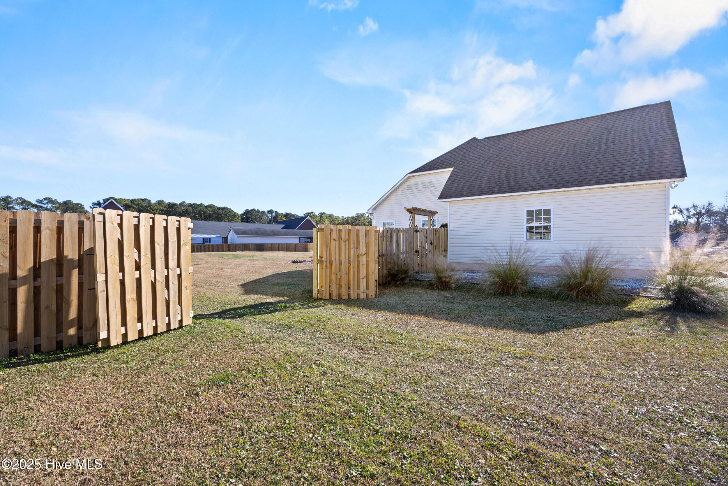 100545669 | Photo 44