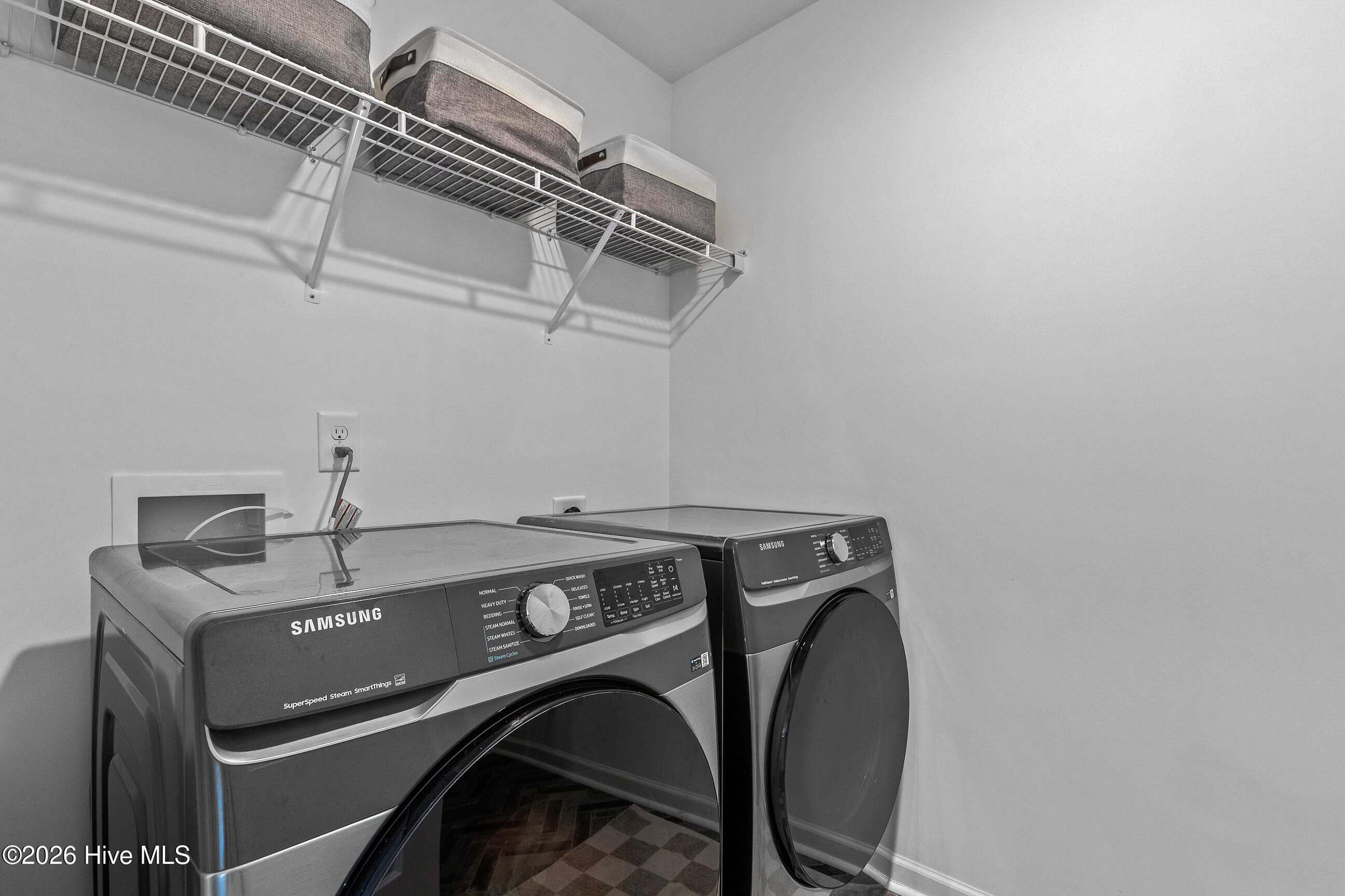 100566421 | Photo 40