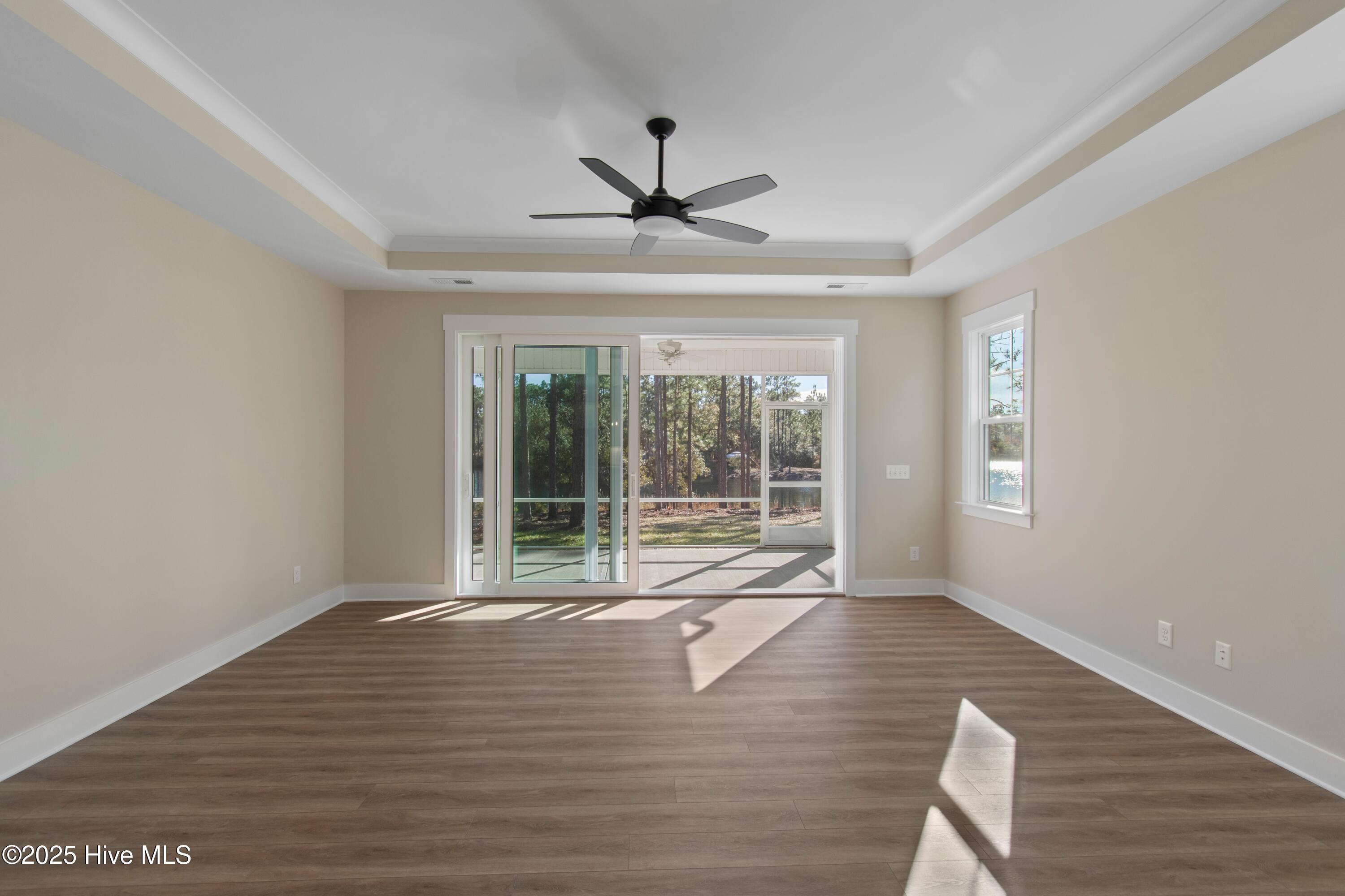 100520444 | Photo 23