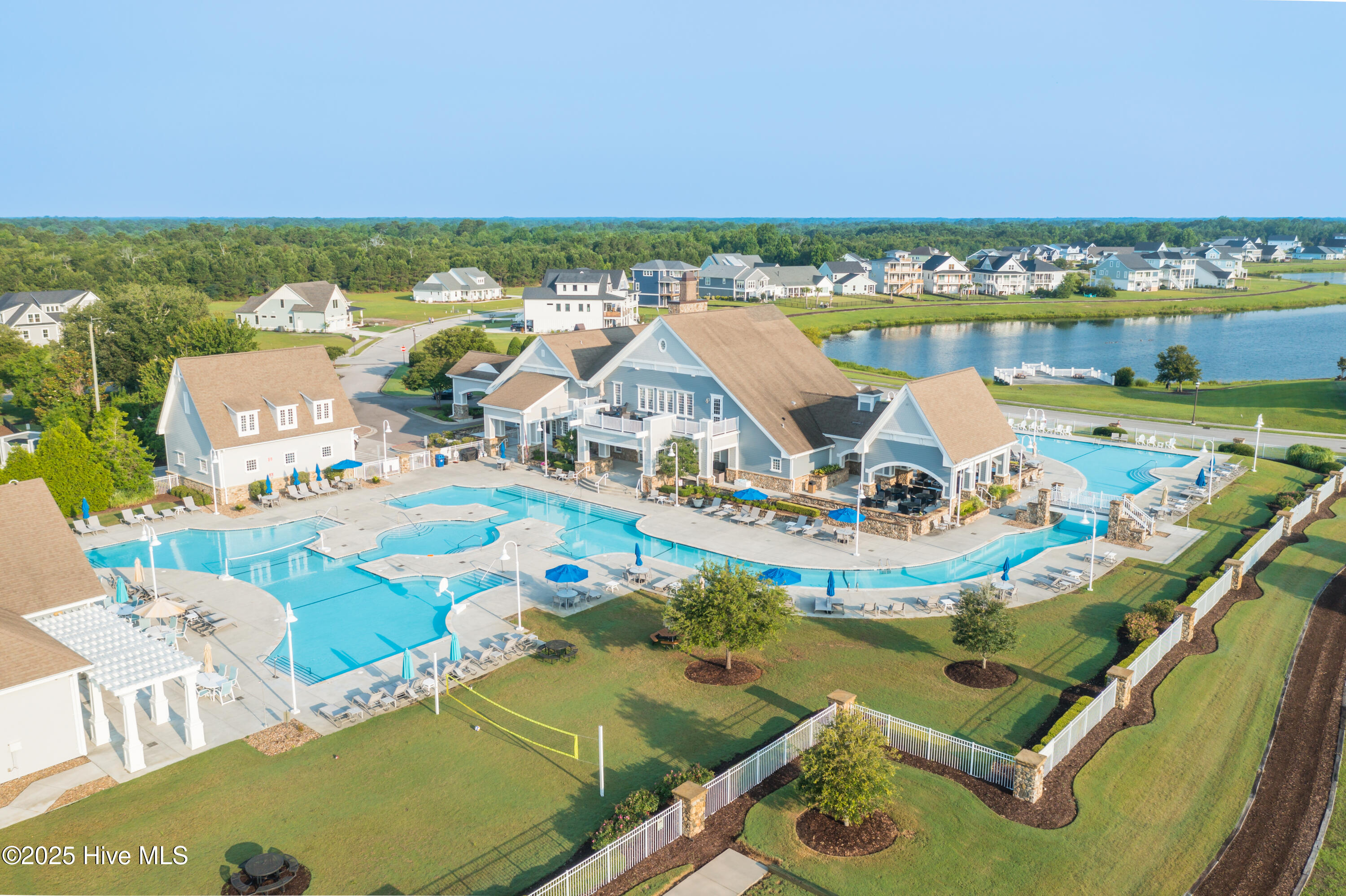 100557420 | Photo 25